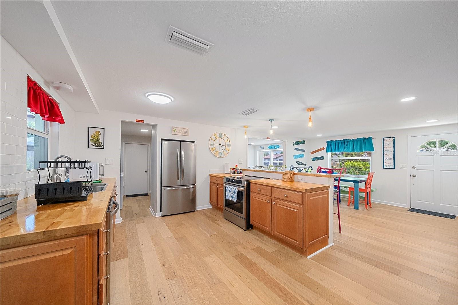 2923 LINWOOD DR — photo 8