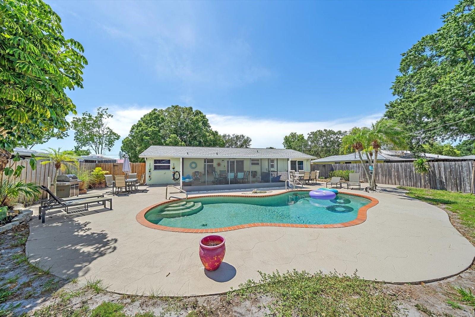 2923 LINWOOD DR — photo 28