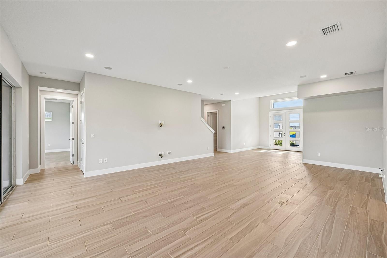 8530 SALMAR LOOP — photo 10
