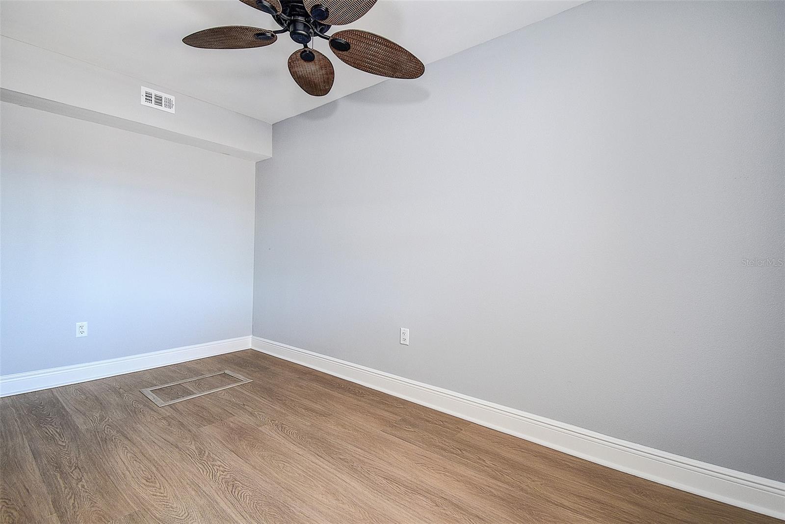 1819 SHORE DR S #110 — photo 28