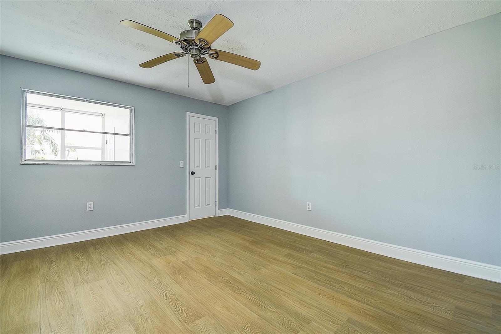 1819 SHORE DR S #110 — photo 23
