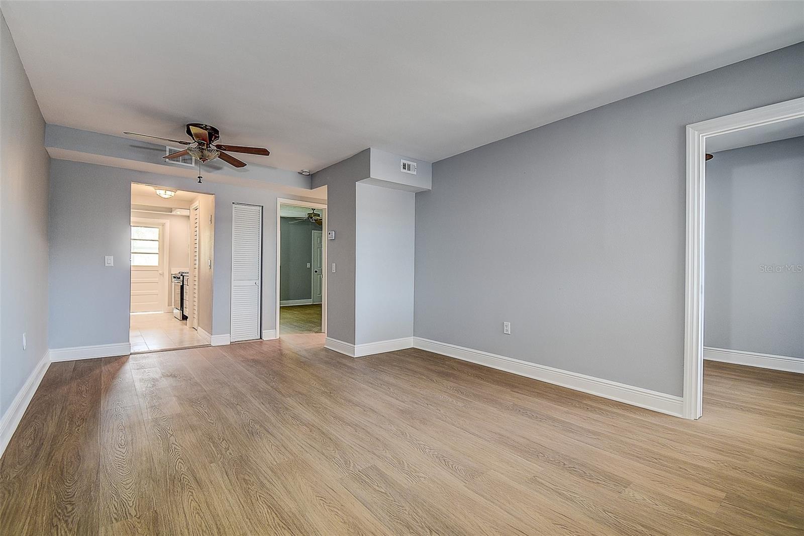1819 SHORE DR S #110 — photo 11