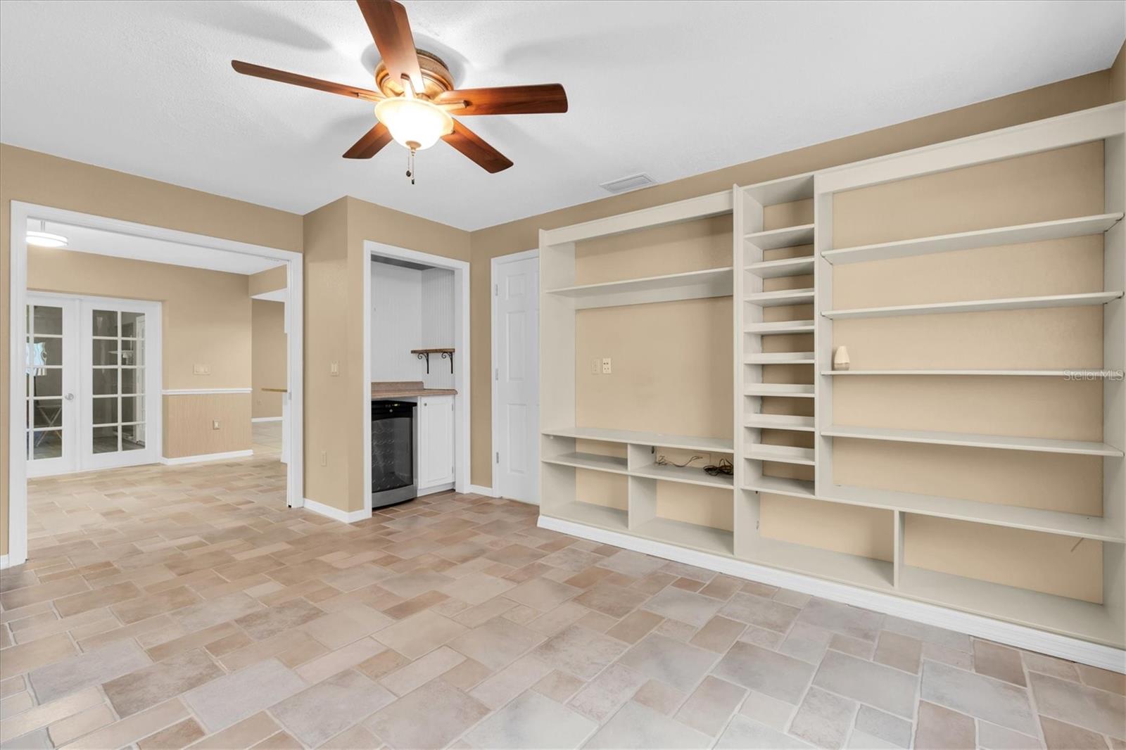 6812 RIDGE TOP DR — photo 25