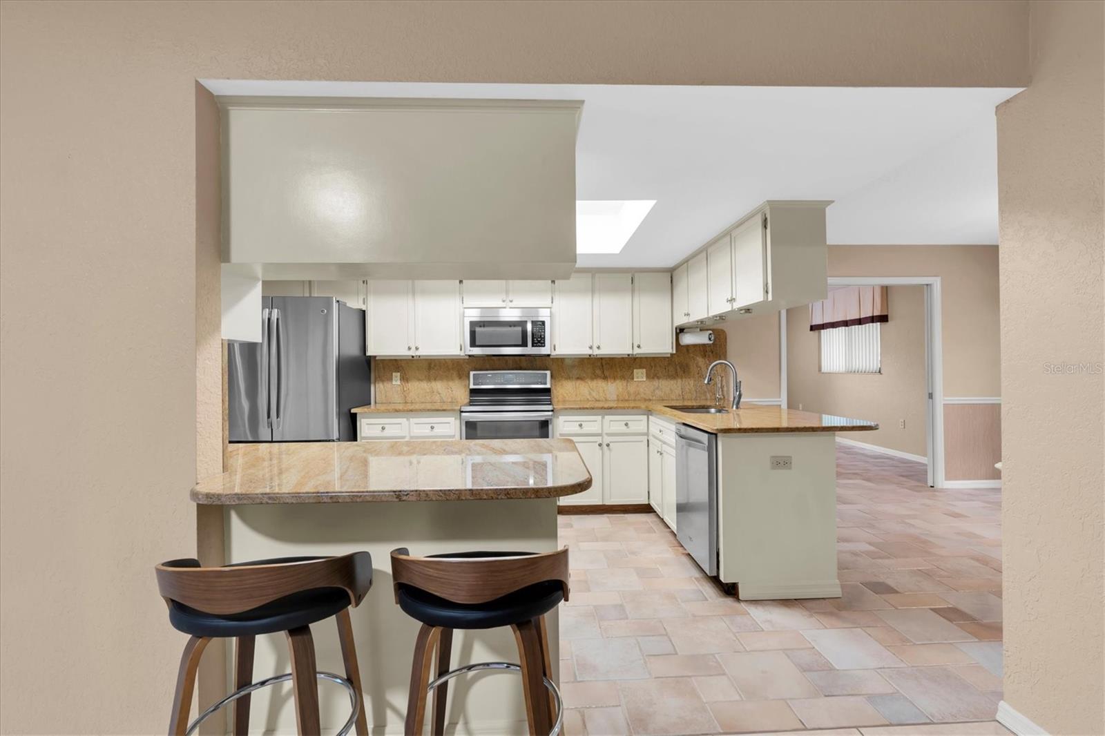 6812 RIDGE TOP DR — photo 13