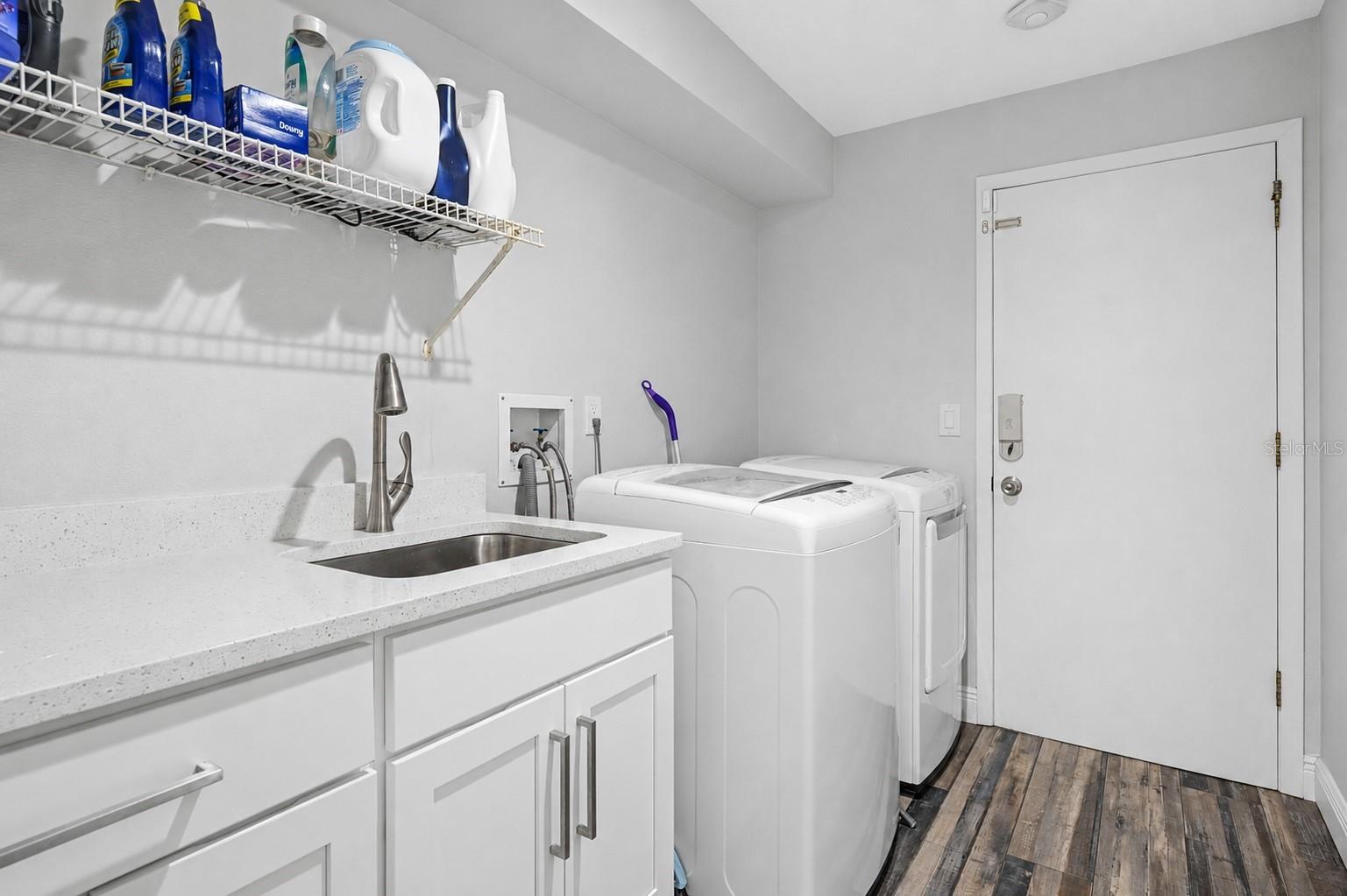 2717 REDFORD CT E — photo 39