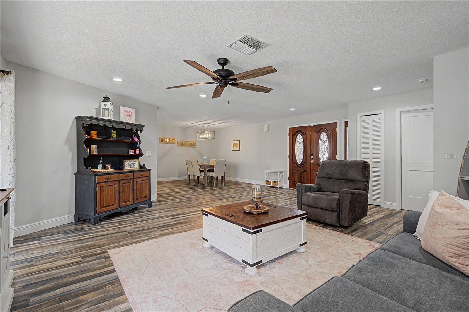 2717 REDFORD CT E — photo 10