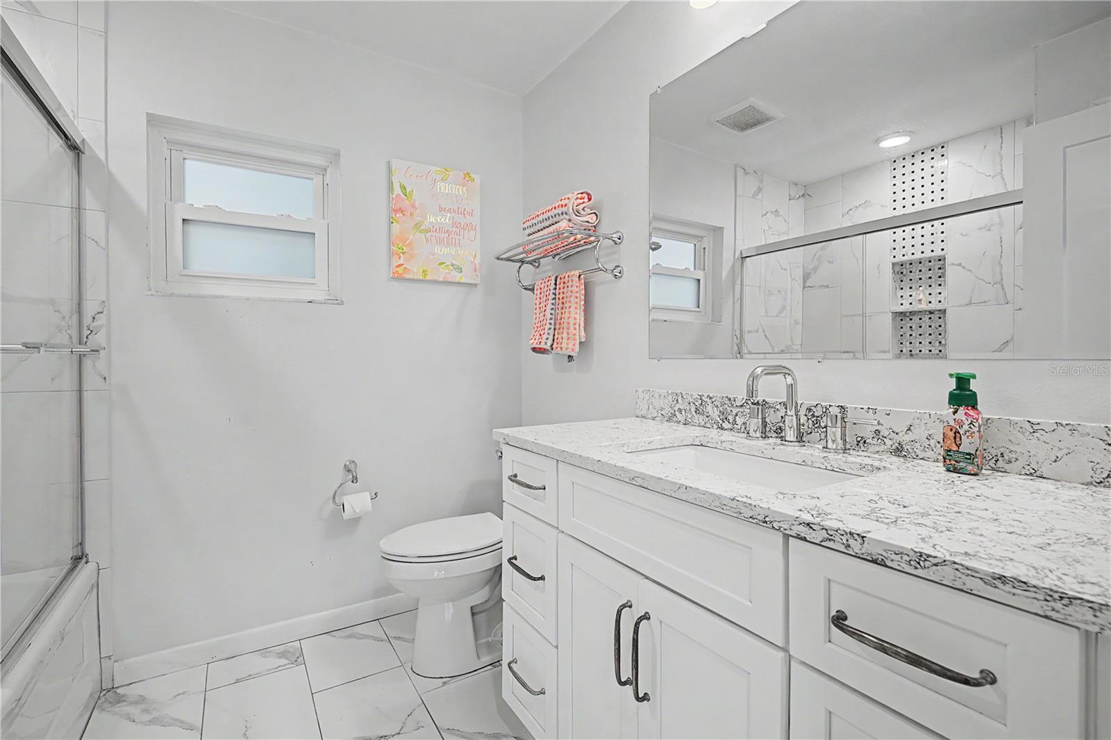 2717 REDFORD CT E — photo 33