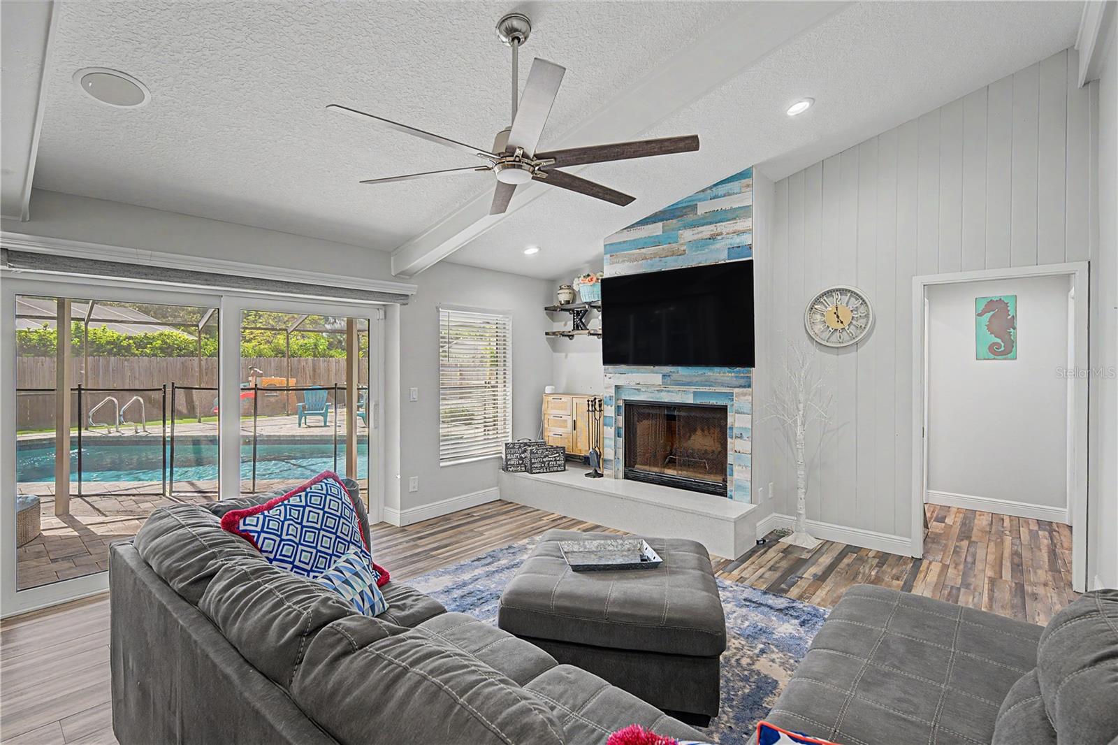 2717 REDFORD CT E — photo 20