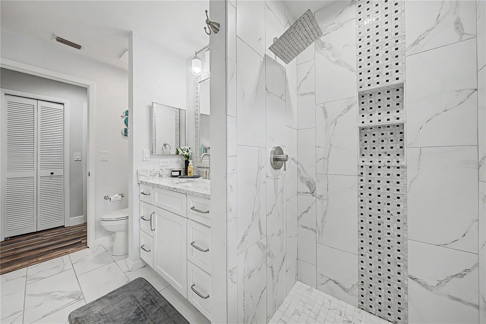 2717 REDFORD CT E — photo 38