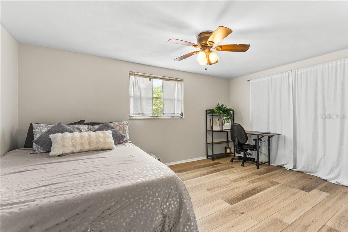 10914 OAKDALE AVE — photo 23