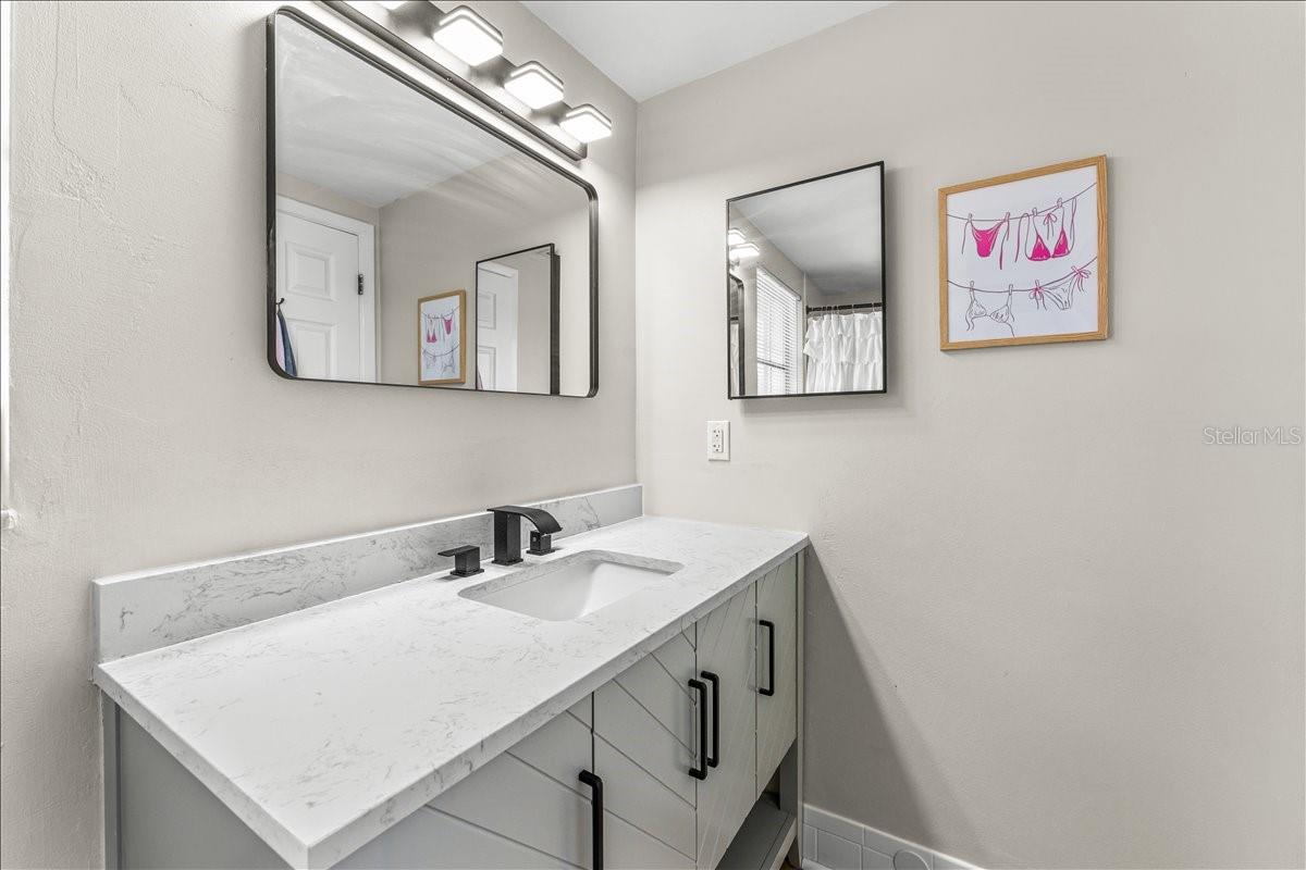 10914 OAKDALE AVE — photo 29
