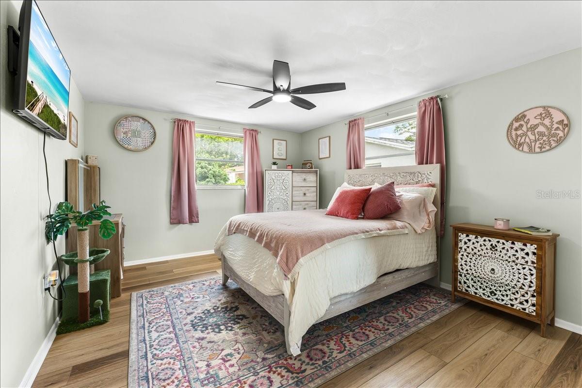 10914 OAKDALE AVE — photo 30