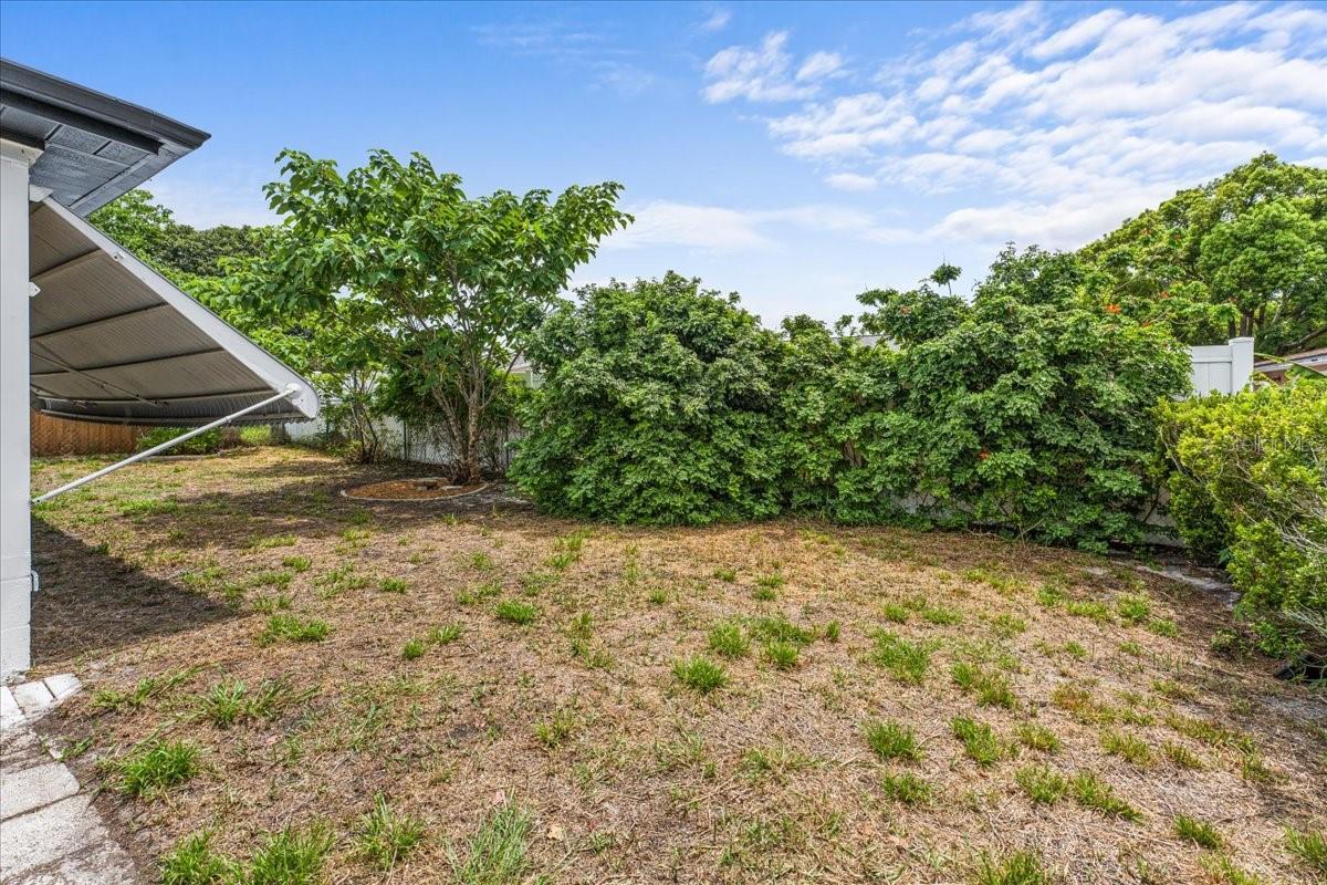 10914 OAKDALE AVE — photo 34