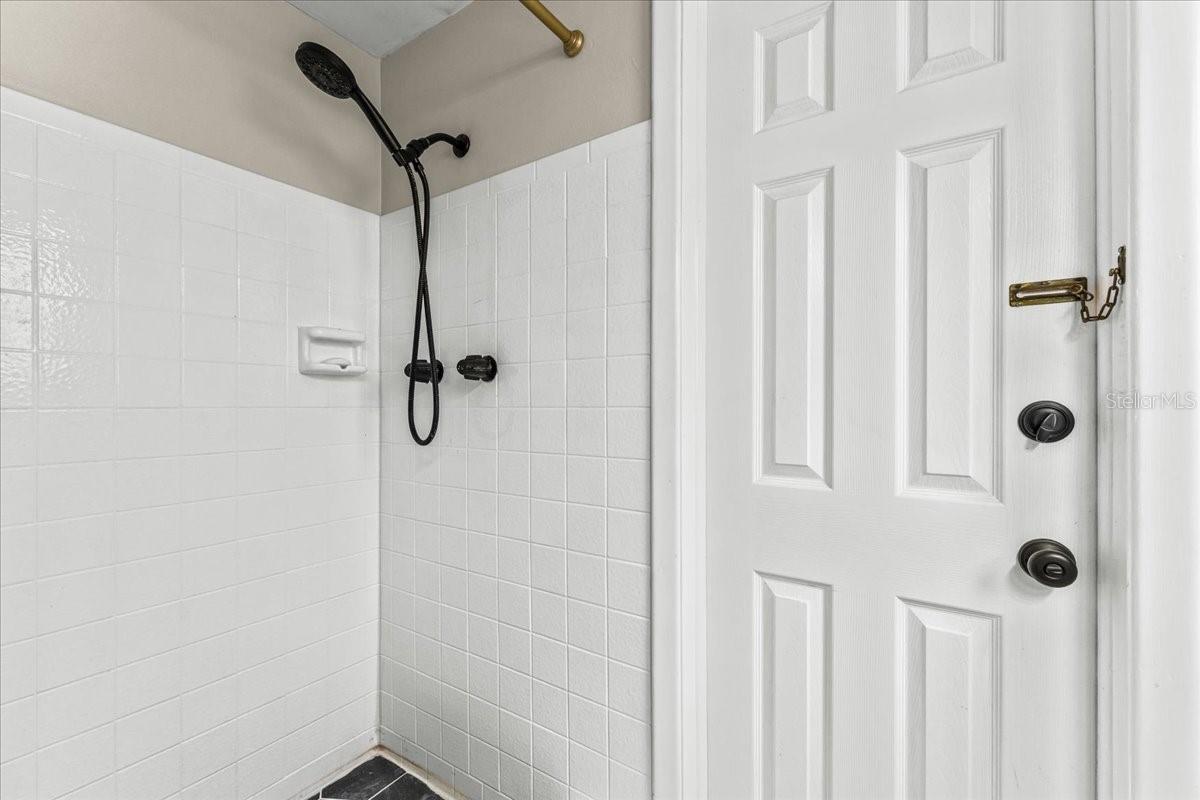 10914 OAKDALE AVE — photo 27
