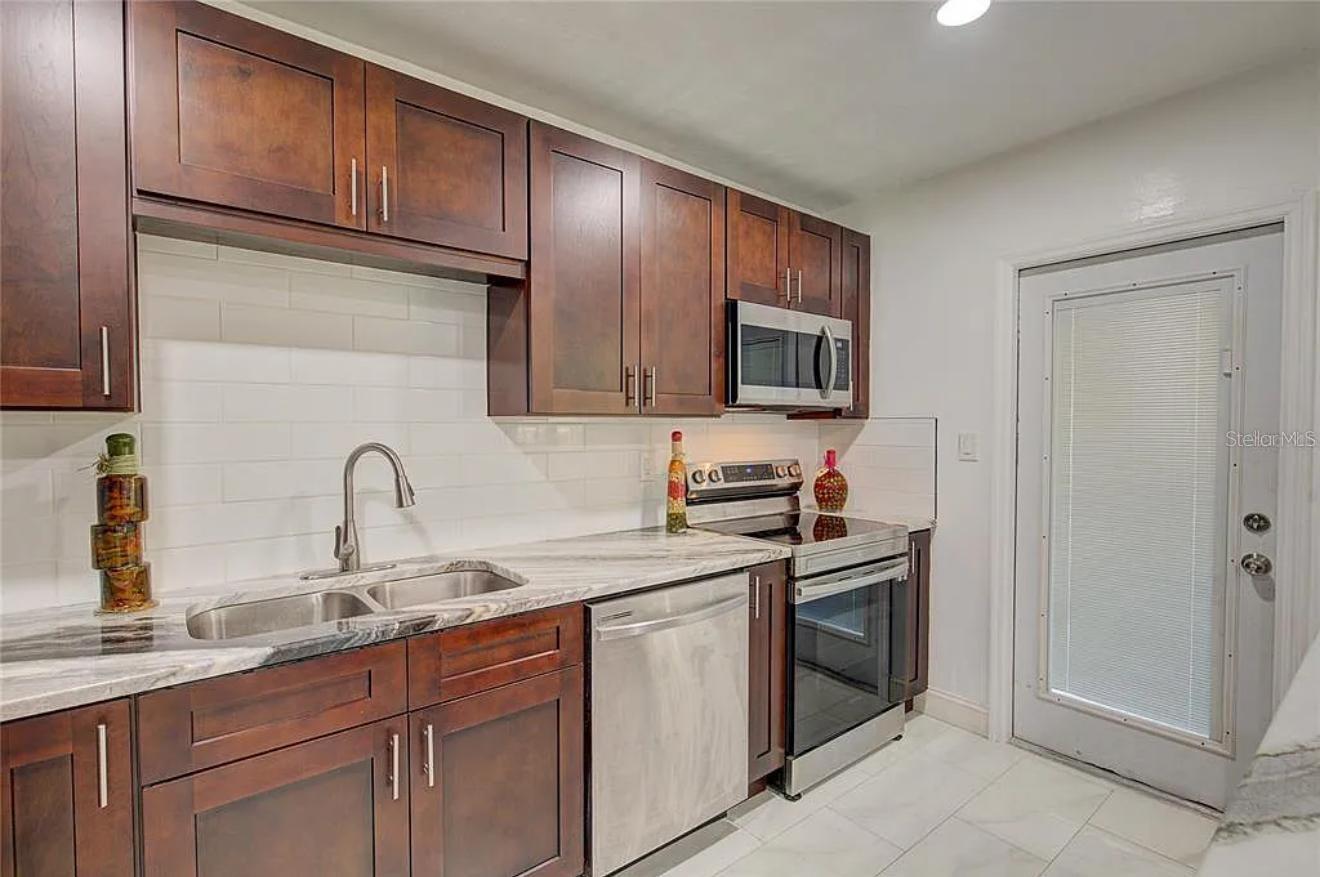 1008 CHESTER DR — photo 5