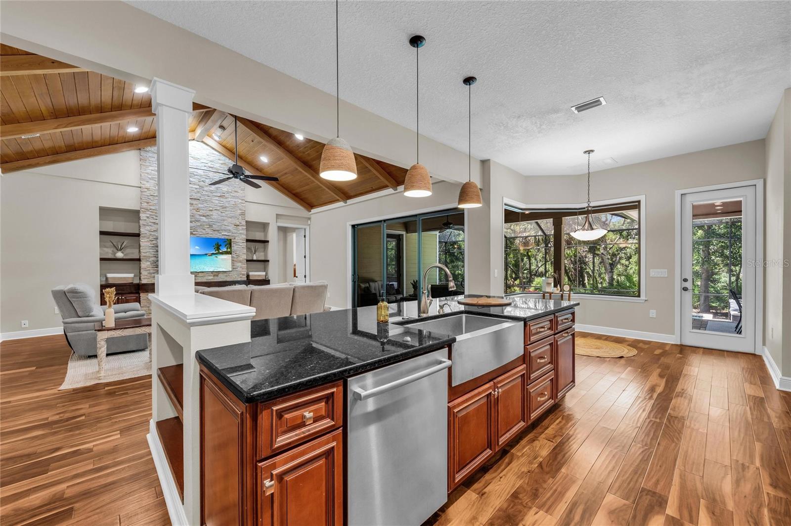 5911 RIVER FOREST CIR — photo 20