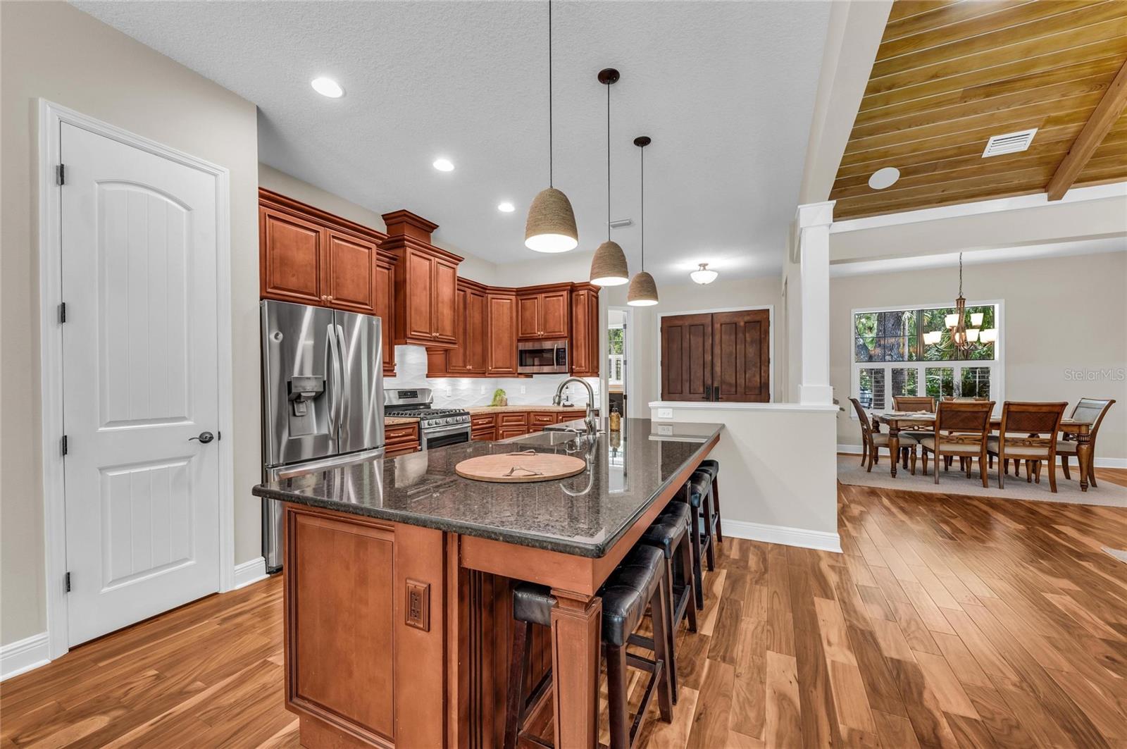 5911 RIVER FOREST CIR — photo 18