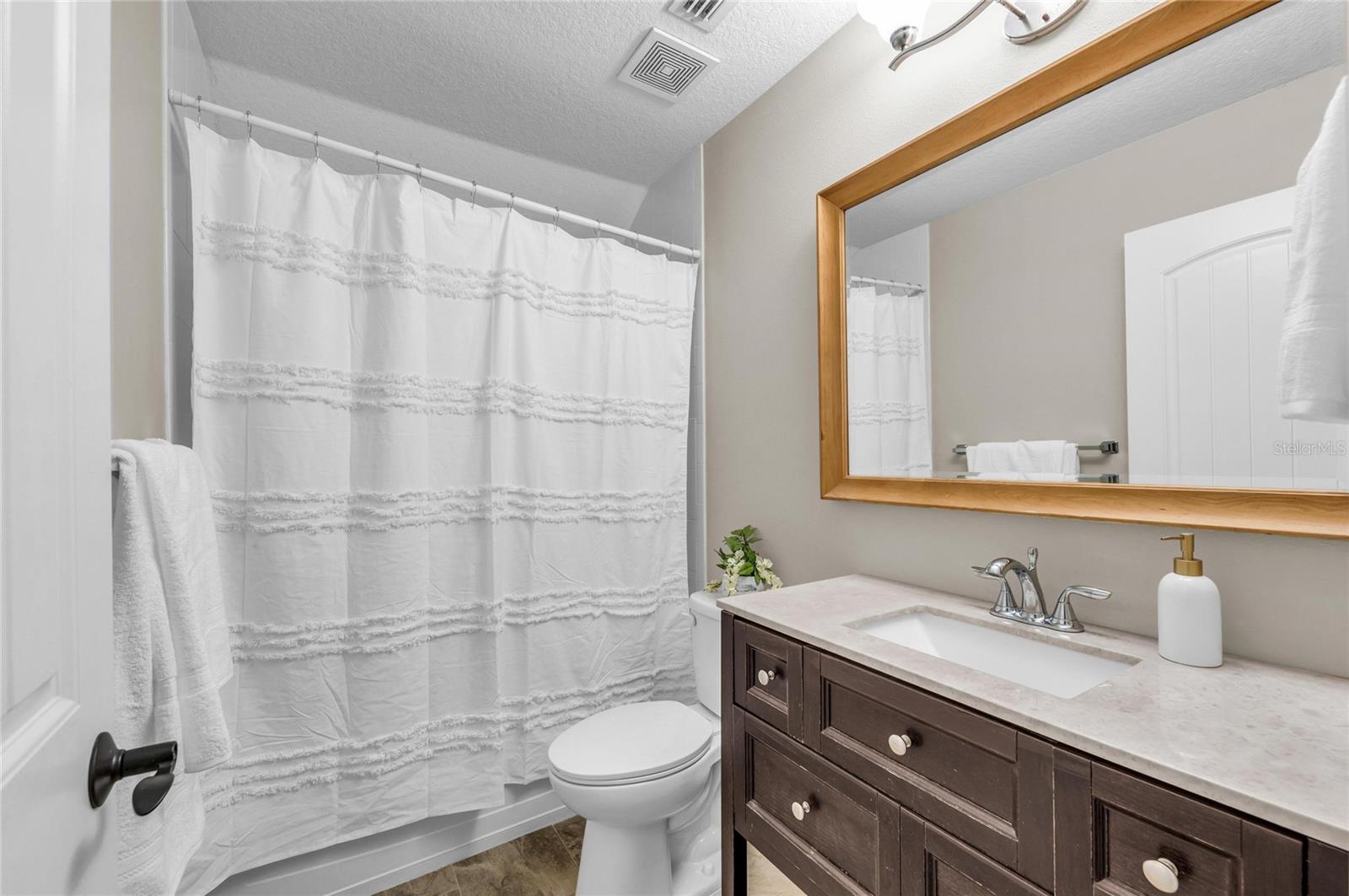 5911 RIVER FOREST CIR — photo 38