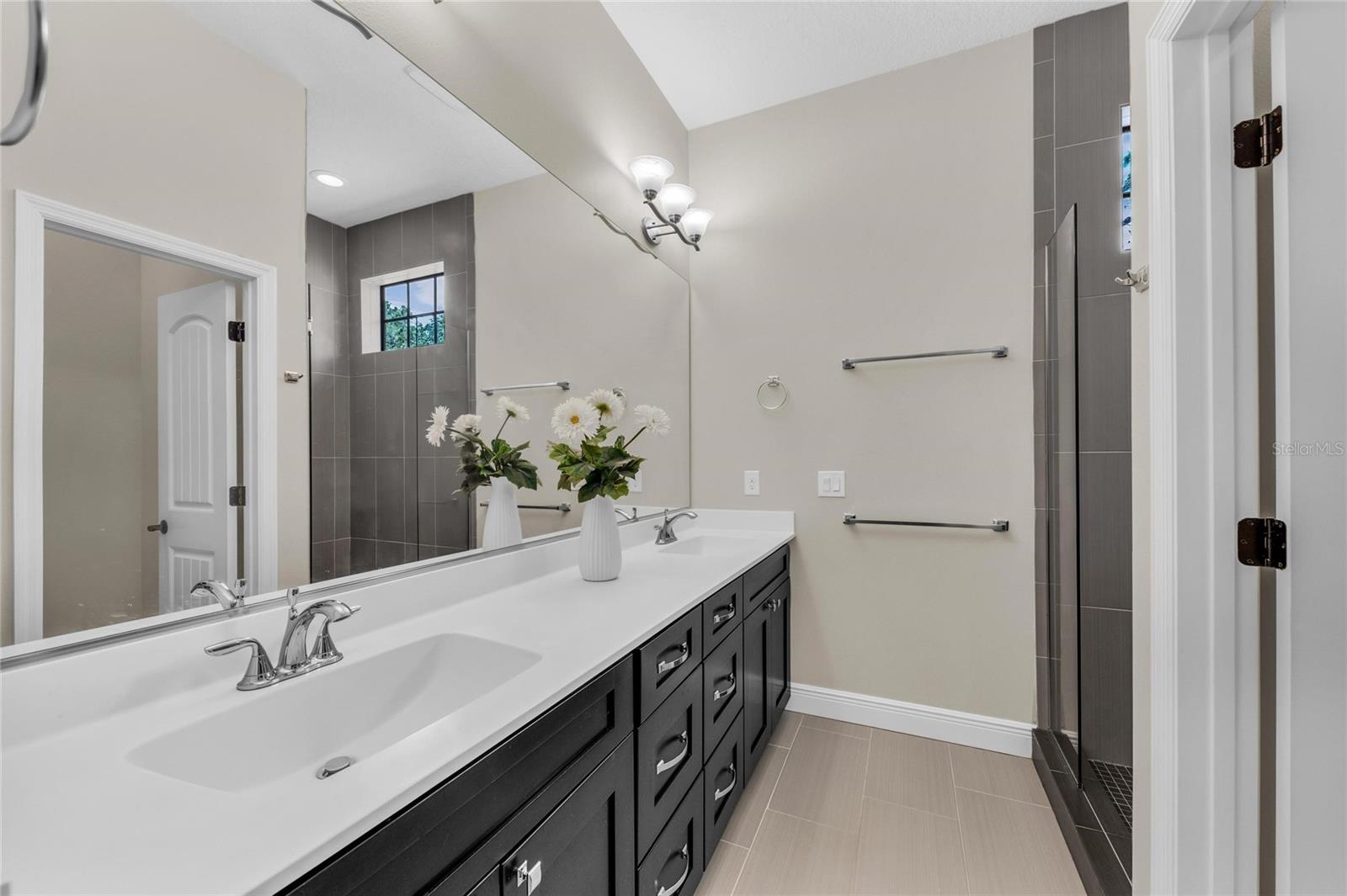 5911 RIVER FOREST CIR — photo 44