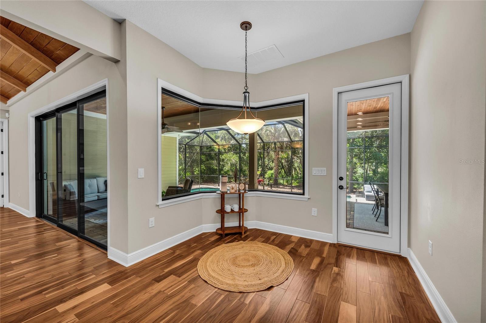 5911 RIVER FOREST CIR — photo 22
