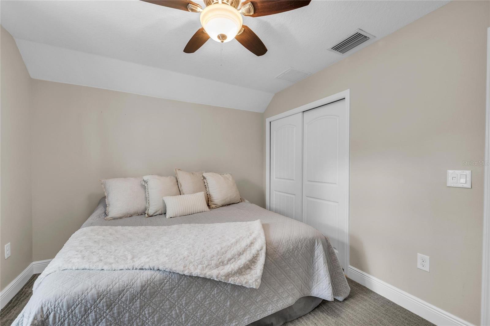 5911 RIVER FOREST CIR — photo 40