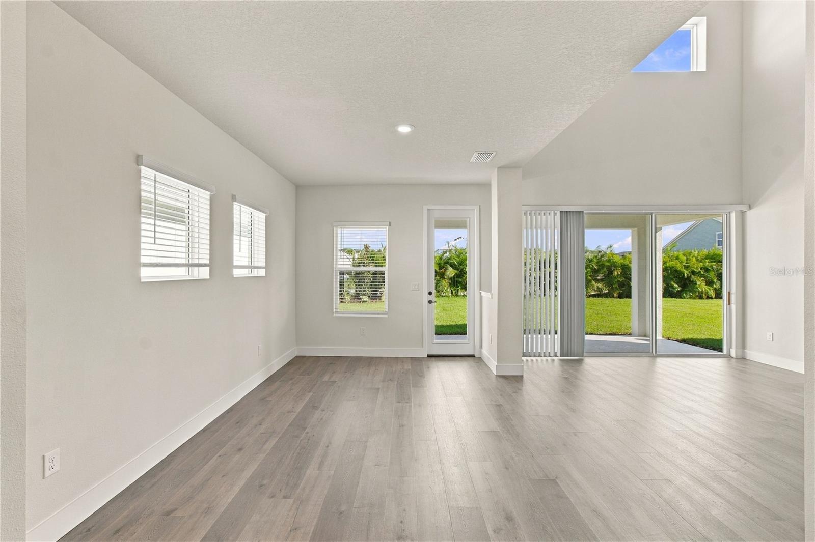 5147 CREEK SAND DR — photo 7