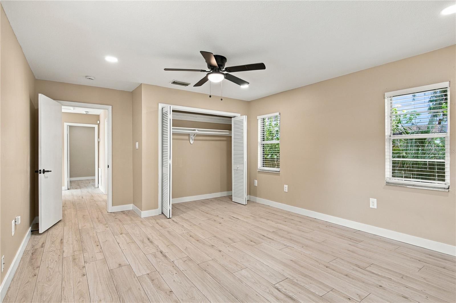 11709 HOYT AVE — photo 21