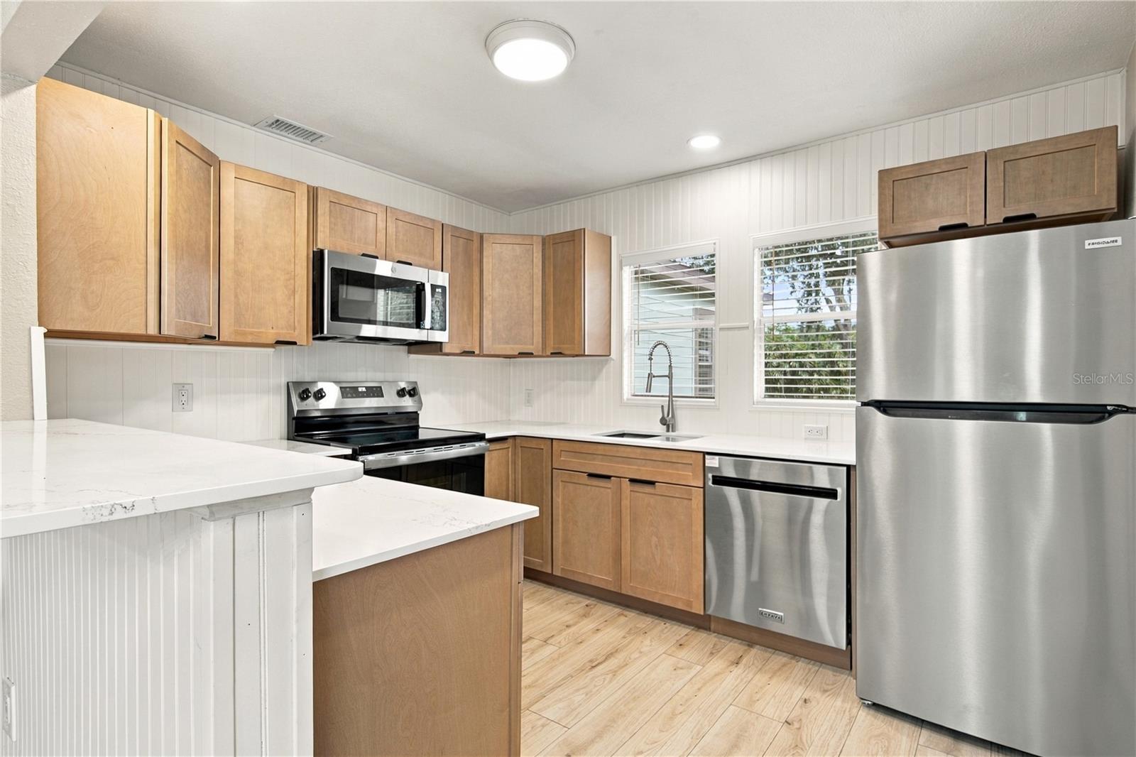 11709 HOYT AVE — photo 12