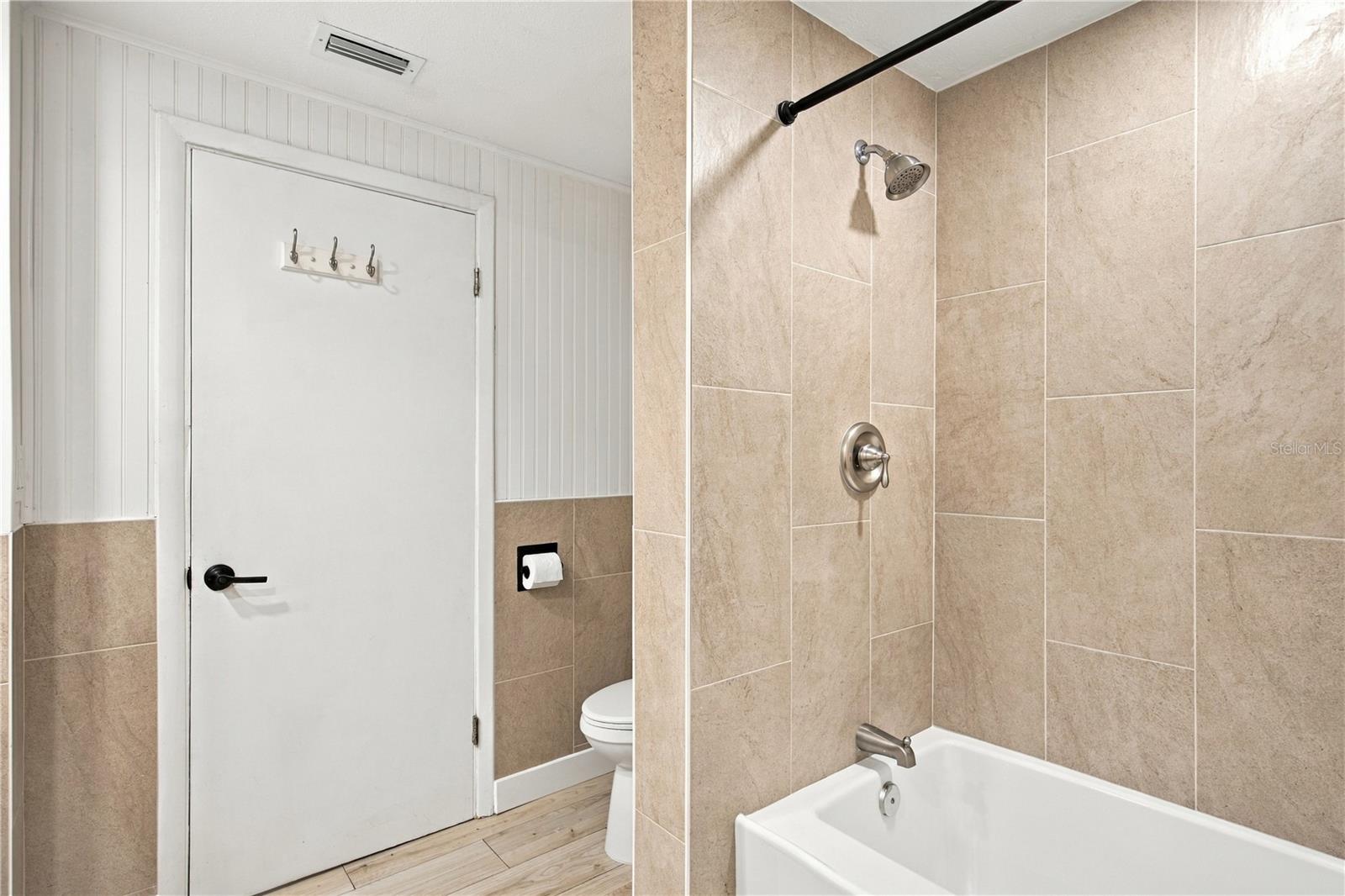 11709 HOYT AVE — photo 24
