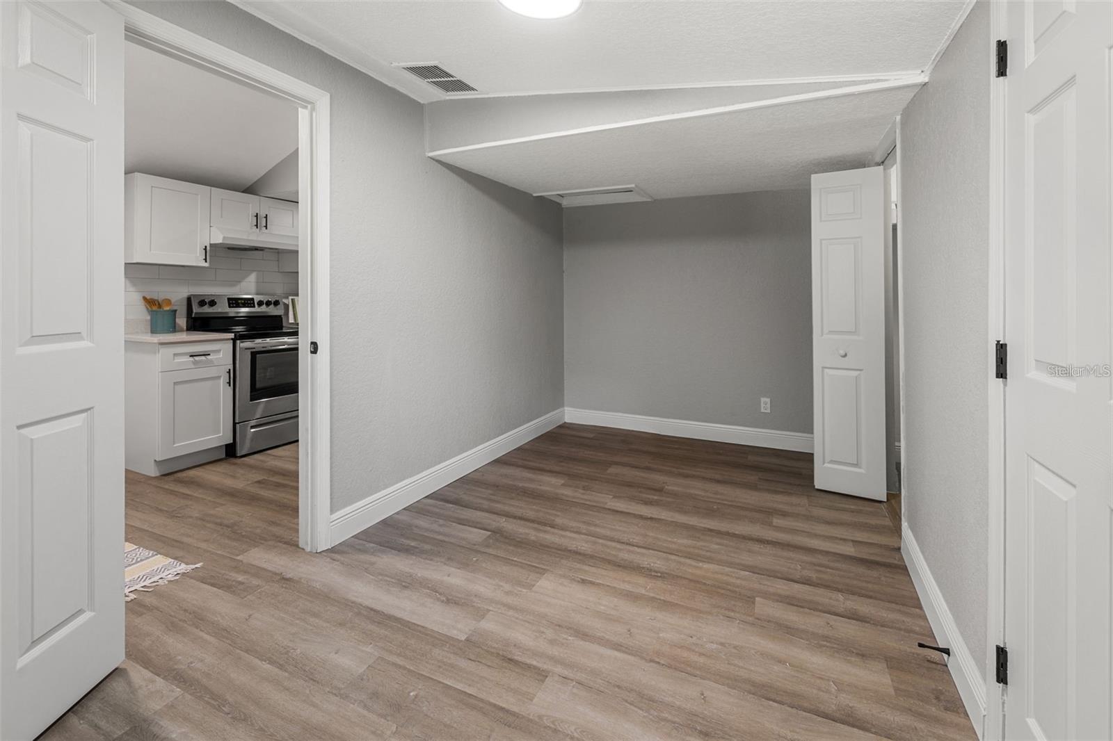 1606 E OSBORNE AVE — photo 21