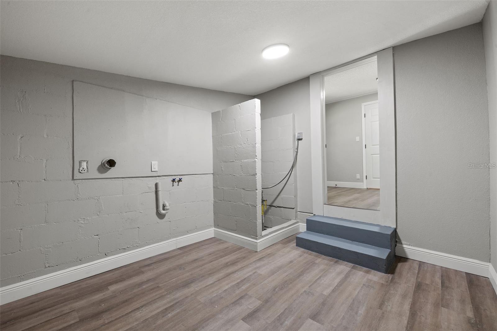 1606 E OSBORNE AVE — photo 25