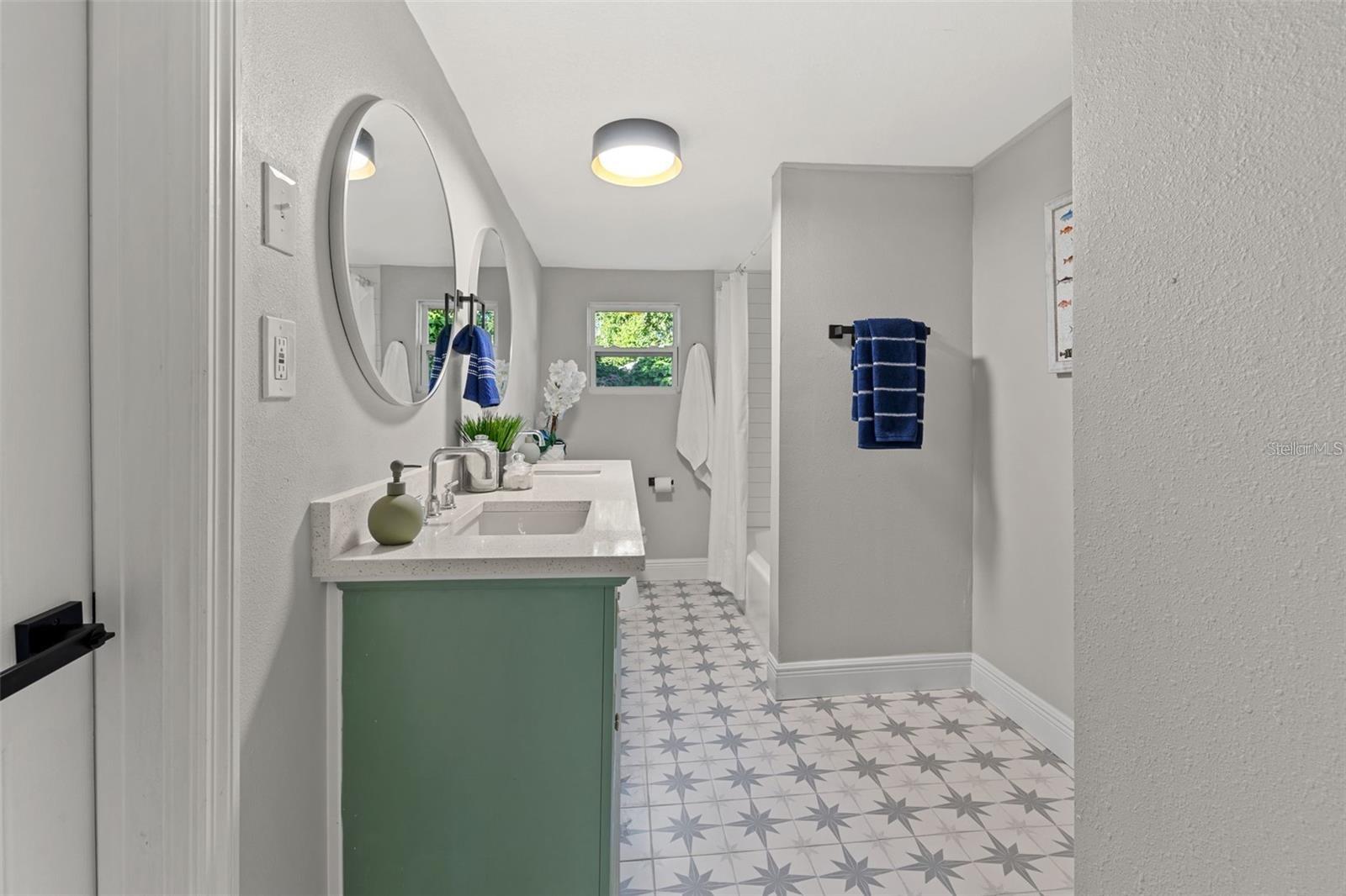 1606 E OSBORNE AVE — photo 14