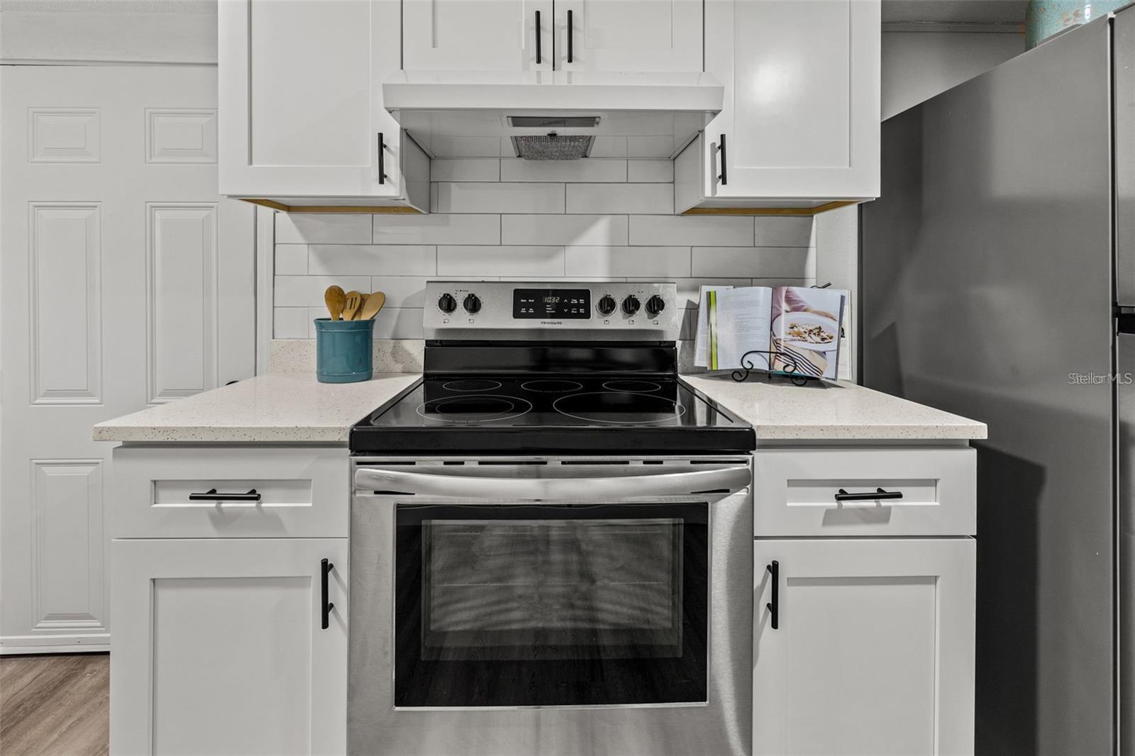 1606 E OSBORNE AVE — photo 8