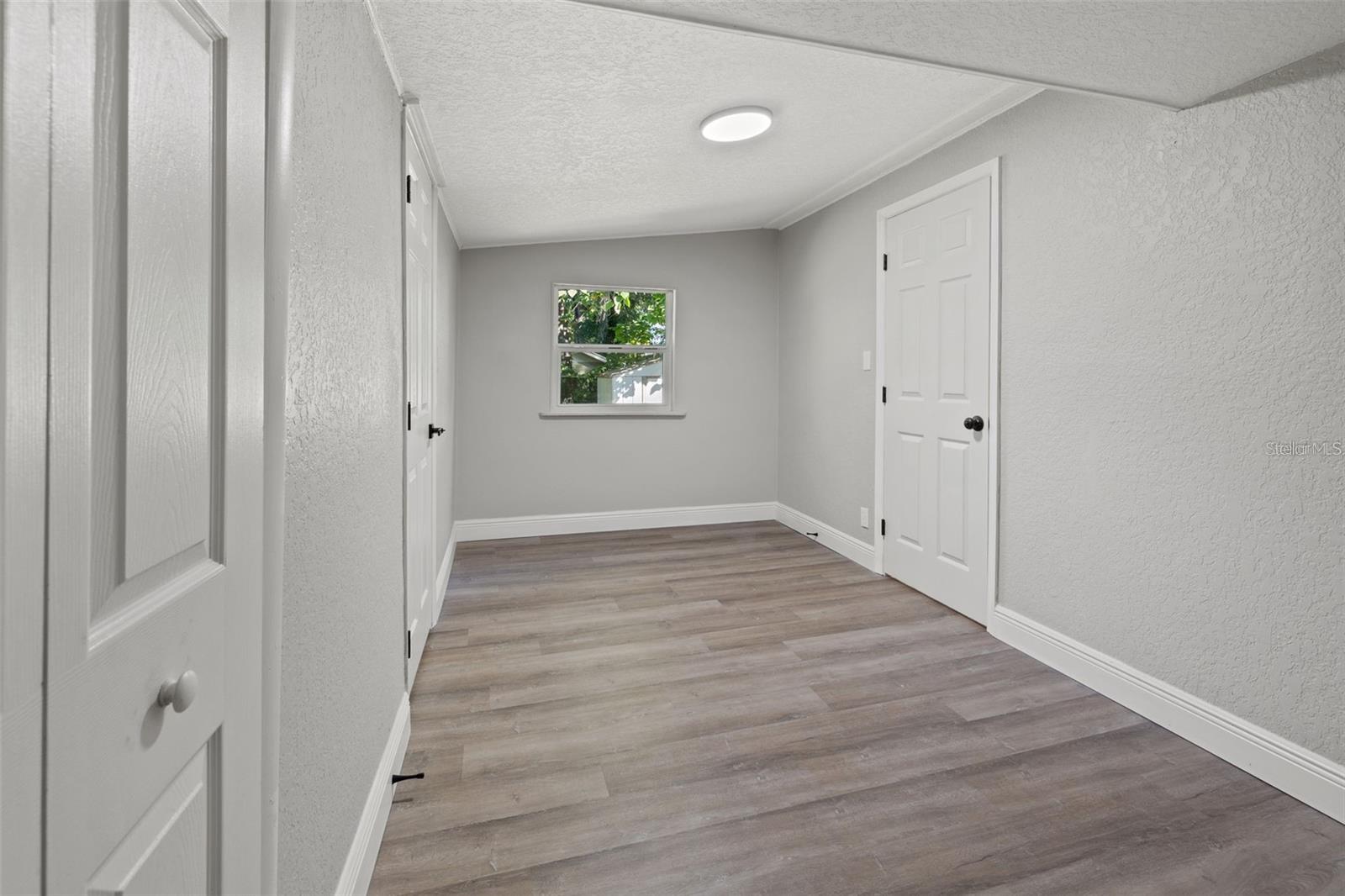 1606 E OSBORNE AVE — photo 24