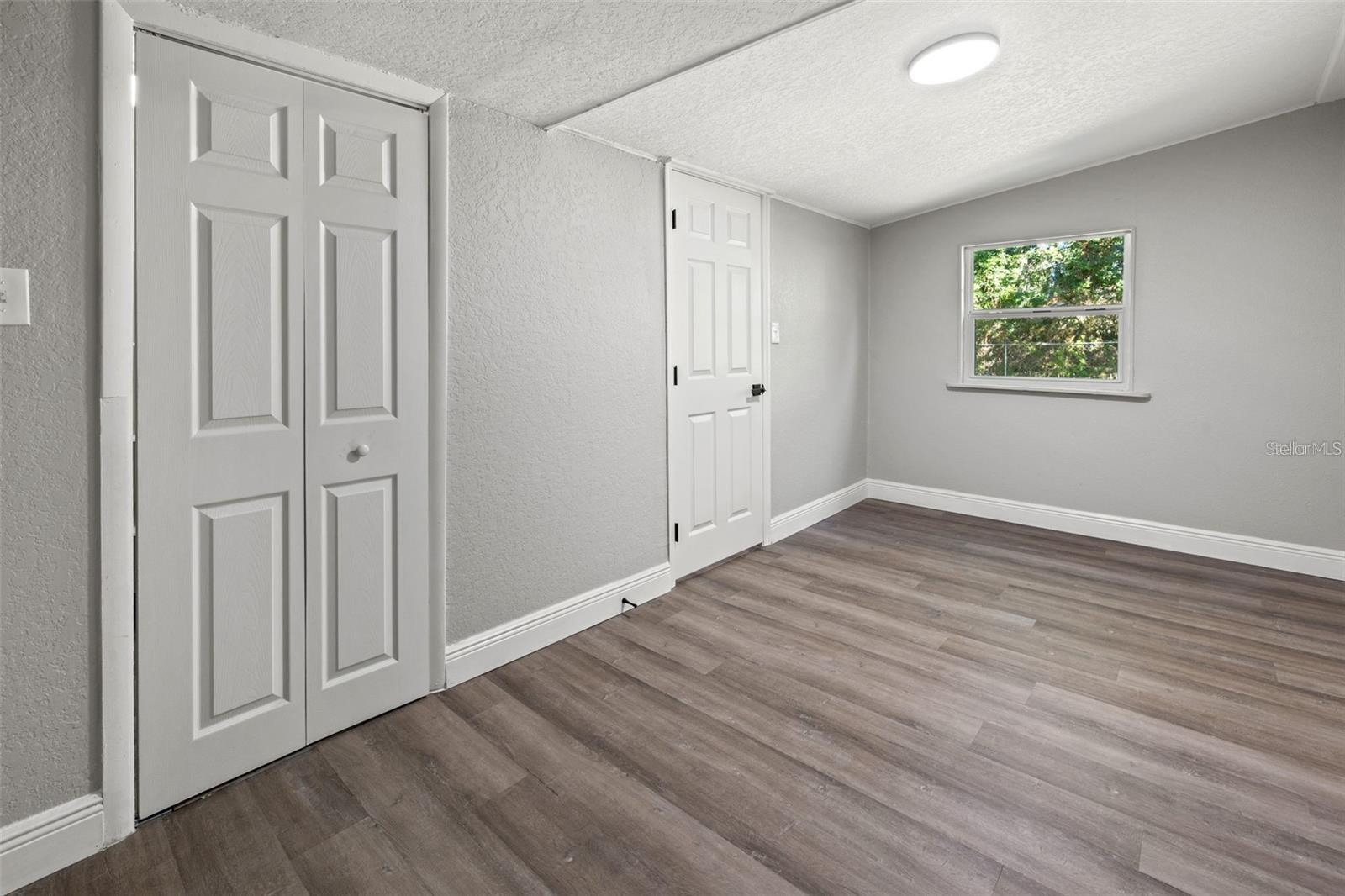 1606 E OSBORNE AVE — photo 23