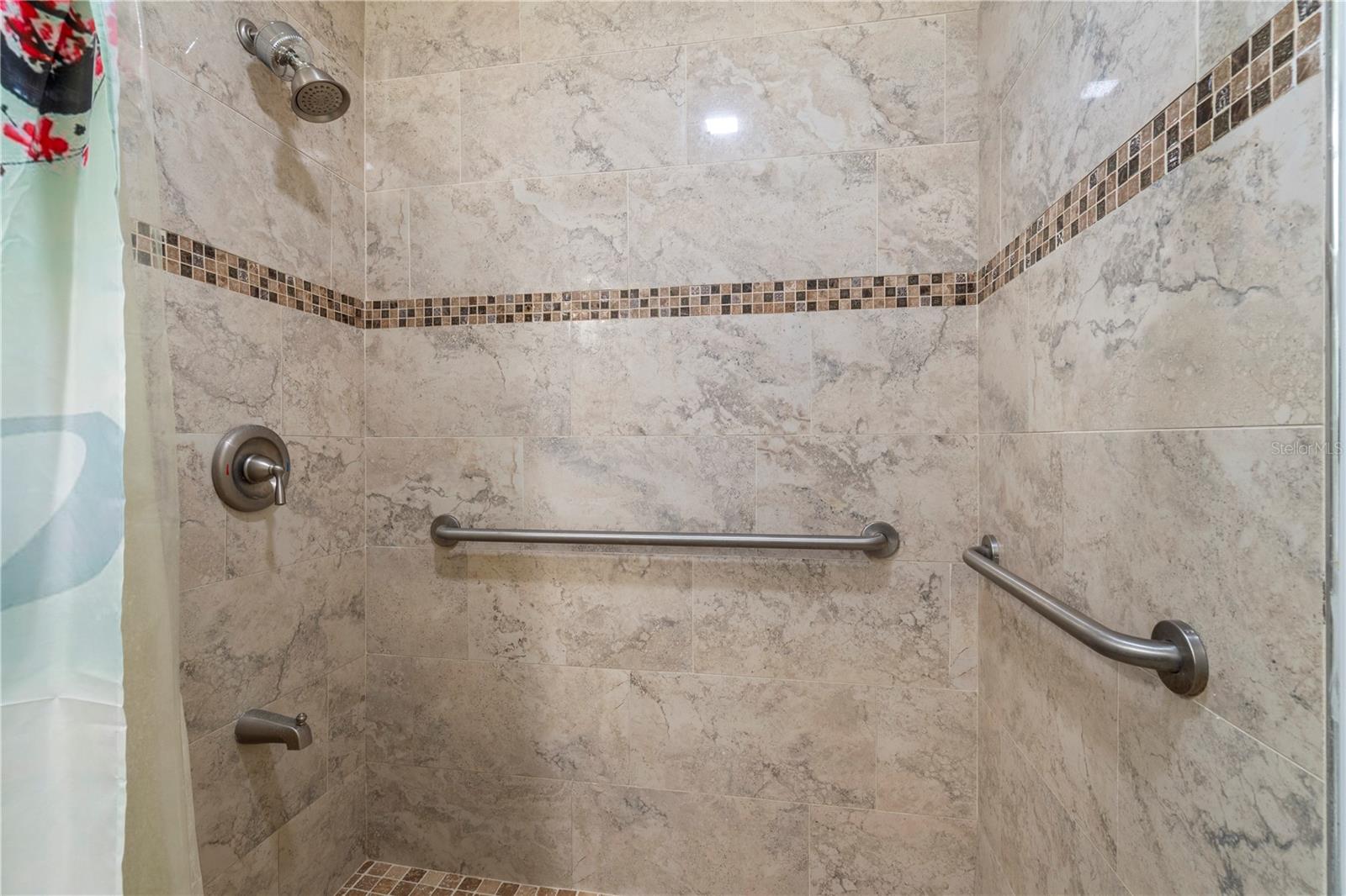 207 W WHEELER RD — photo 21
