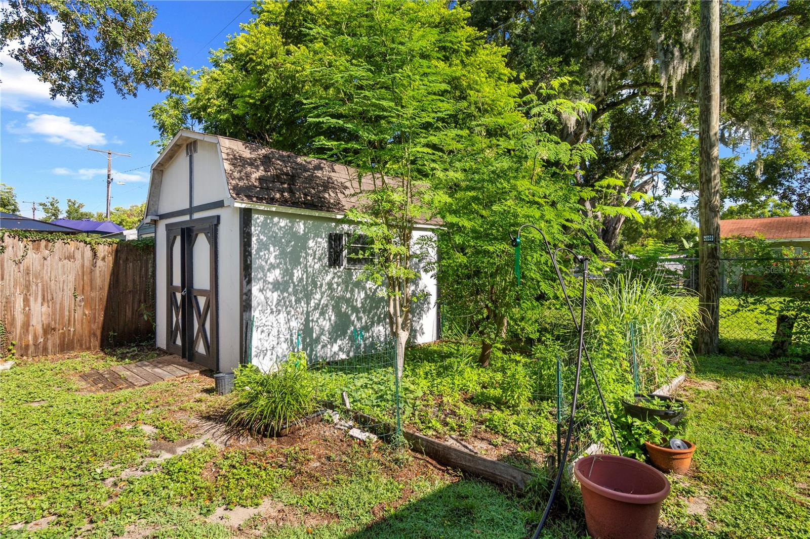 207 W WHEELER RD — photo 41