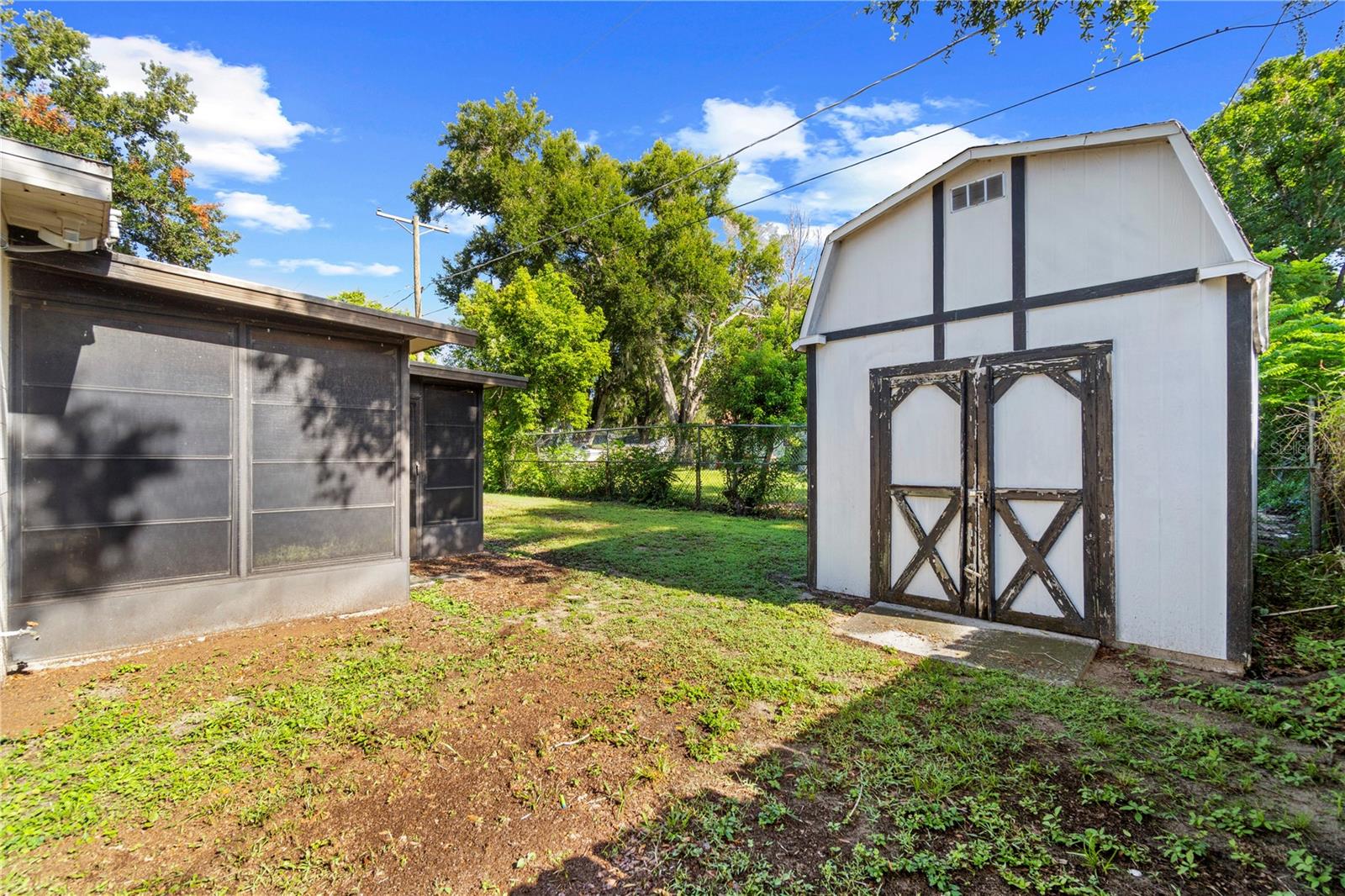 207 W WHEELER RD — photo 39