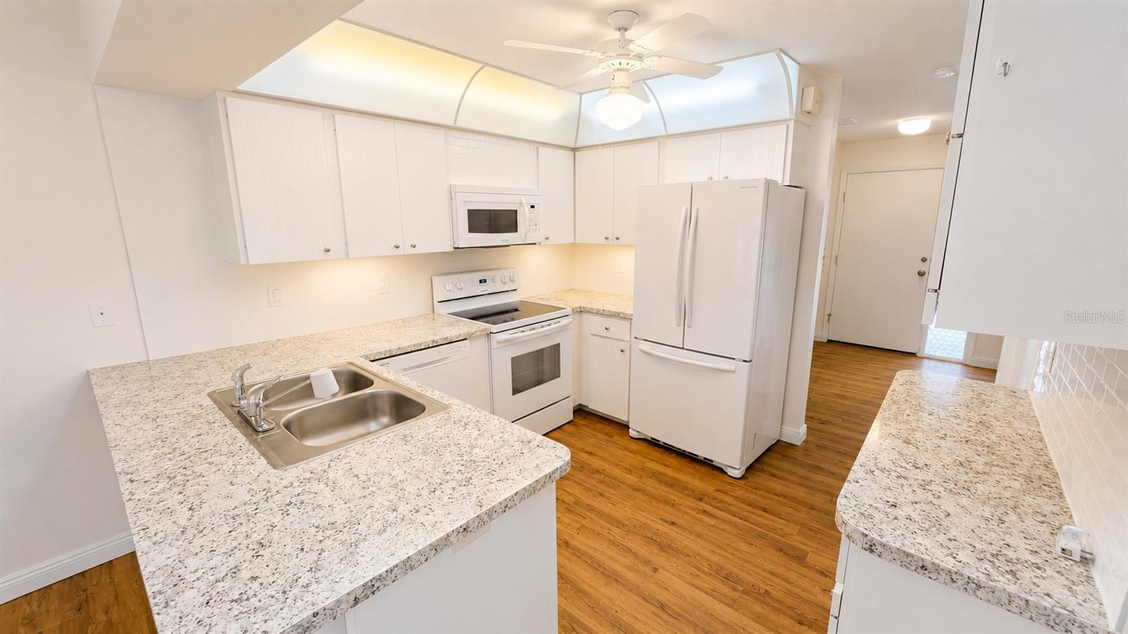 1624 WHITEHEAD DR #320 — photo 4