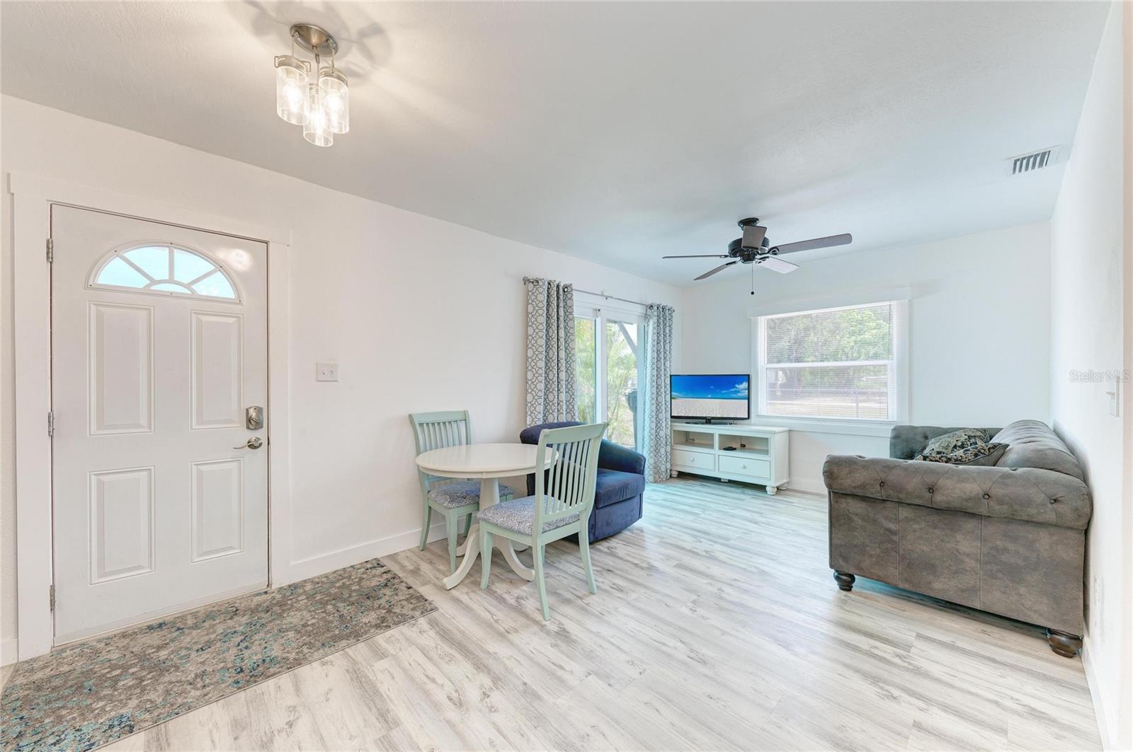 901 OAK ST SW — photo 42