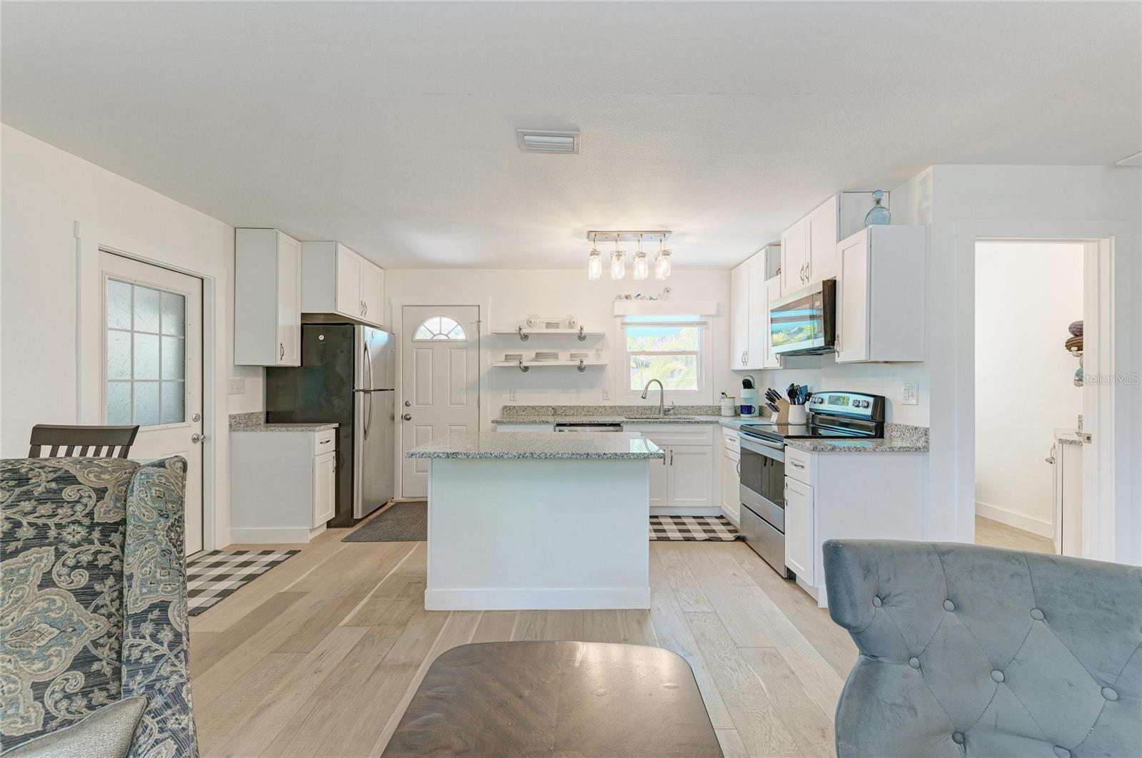 901 OAK ST SW — photo 20