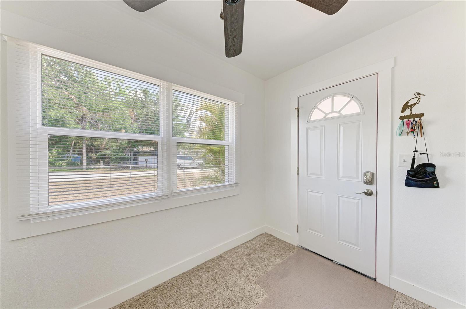 901 OAK ST SW — photo 37