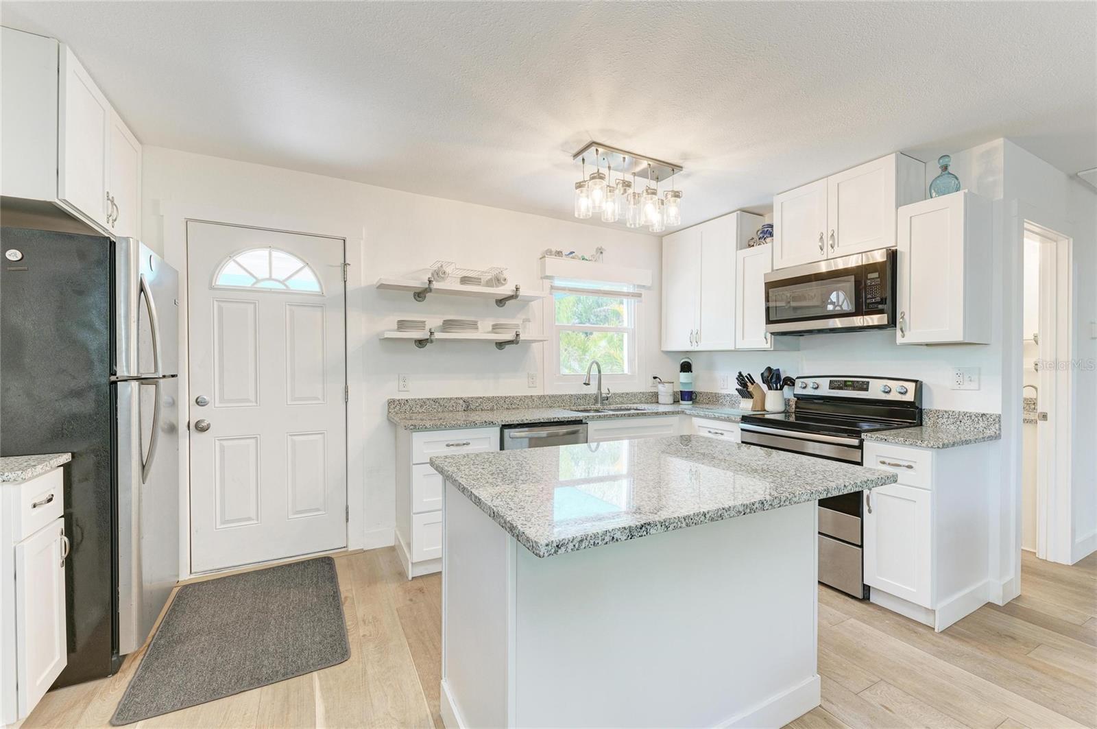 901 OAK ST SW — photo 21