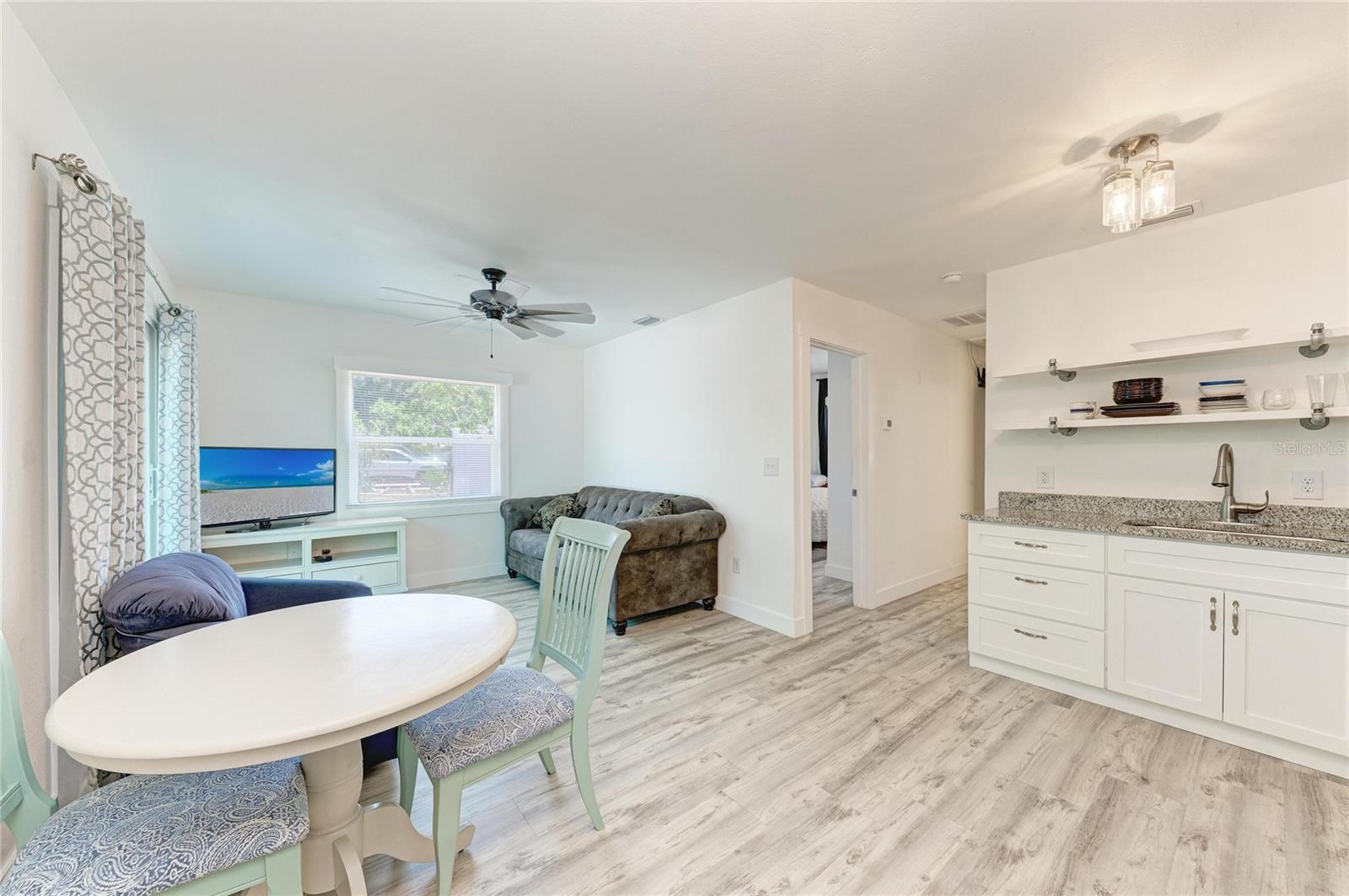 901 OAK ST SW — photo 40