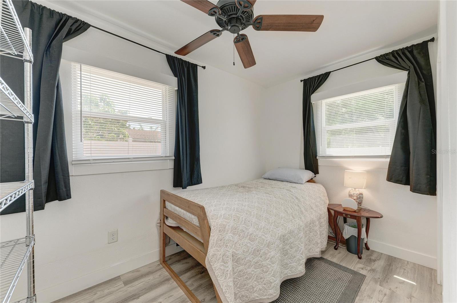 901 OAK ST SW — photo 48