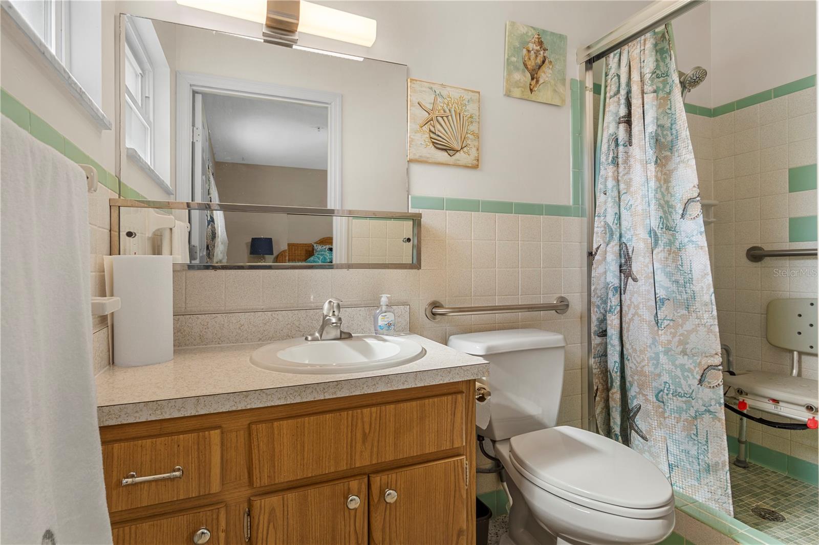 207 W WHEELER RD — photo 25
