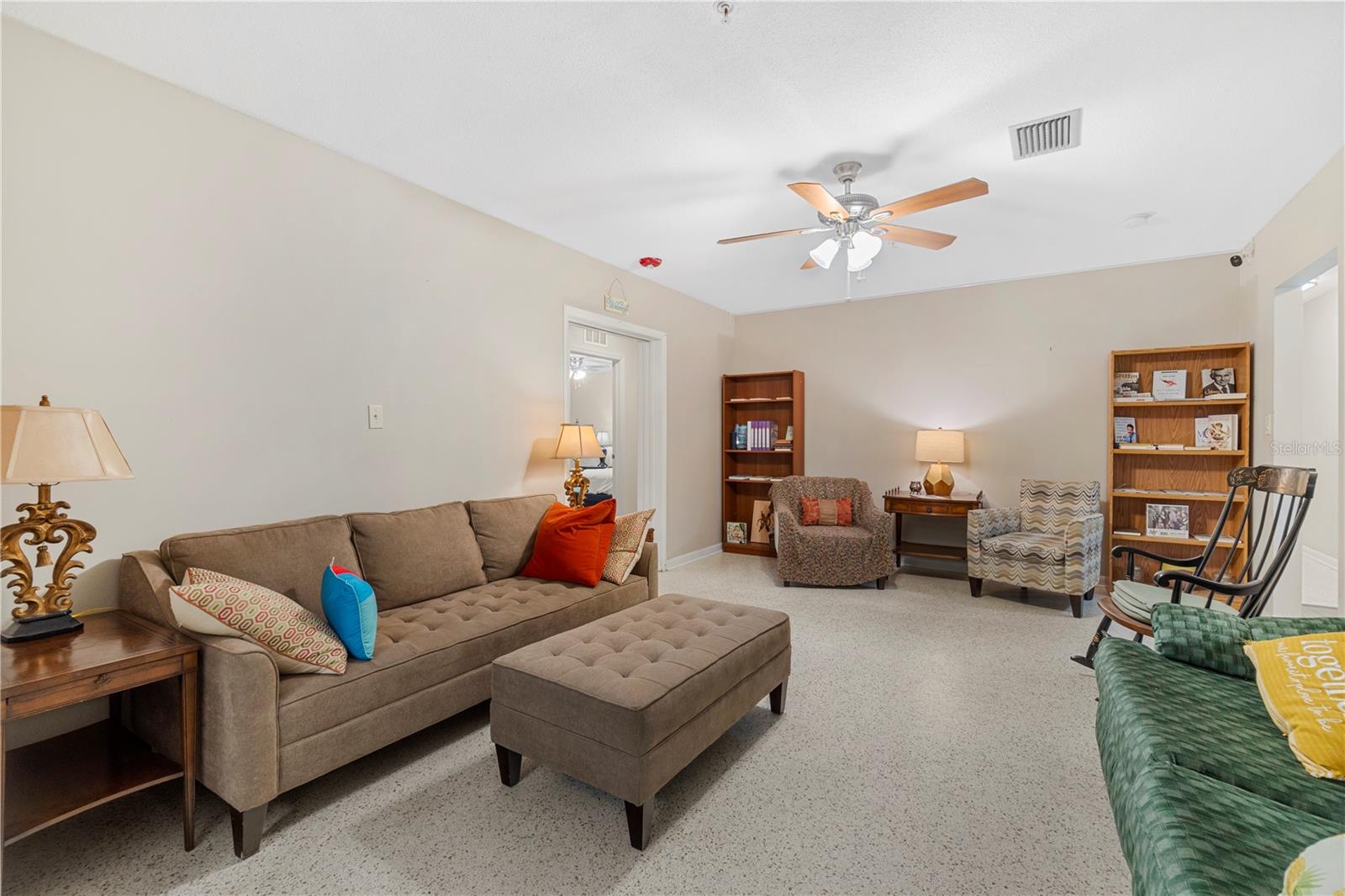 207 W WHEELER RD — photo 16