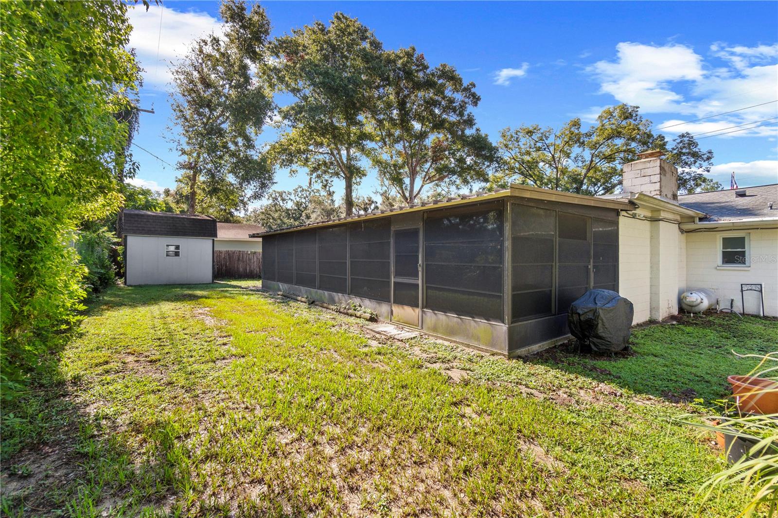 207 W WHEELER RD — photo 41
