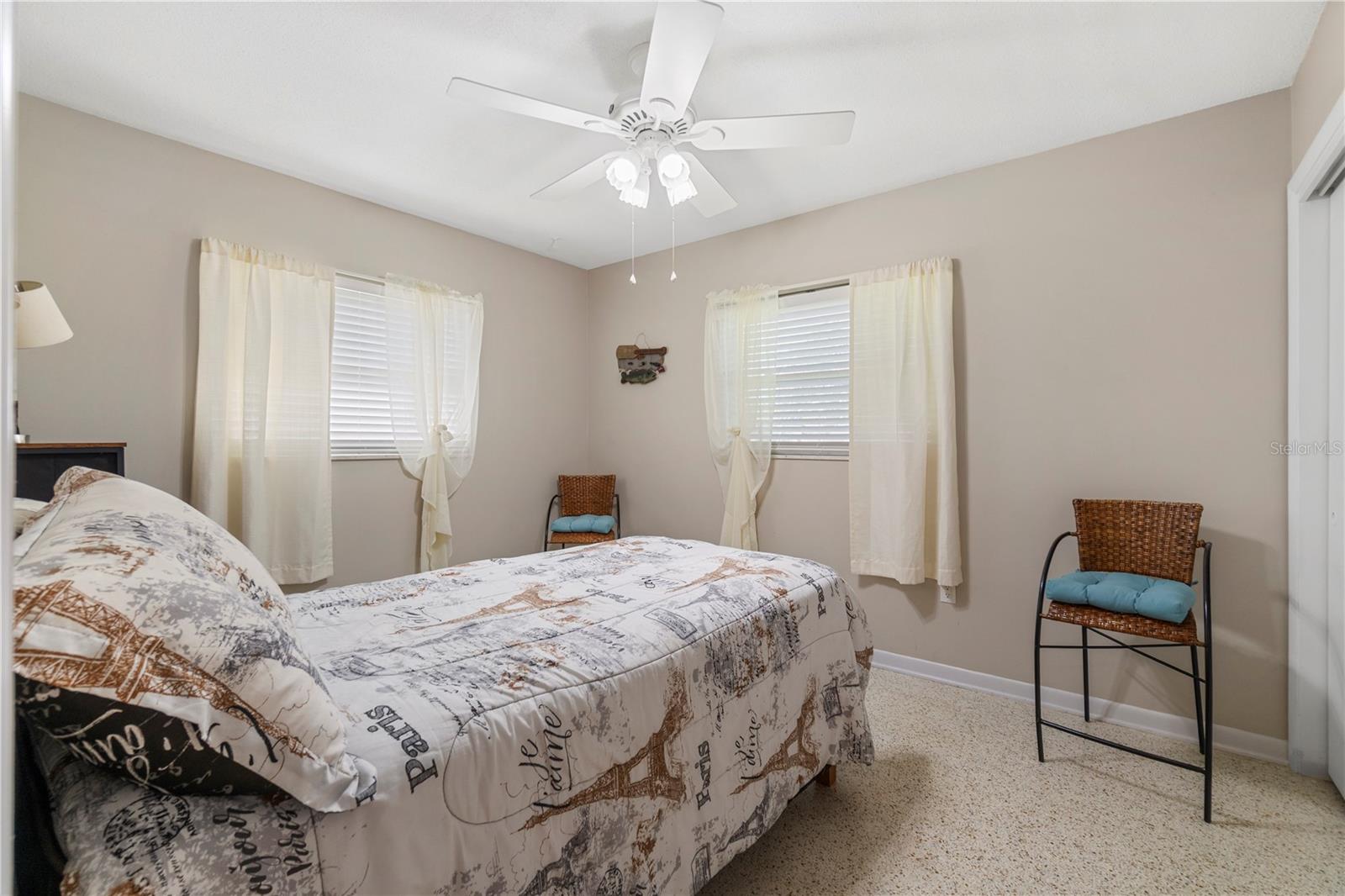 207 W WHEELER RD — photo 27
