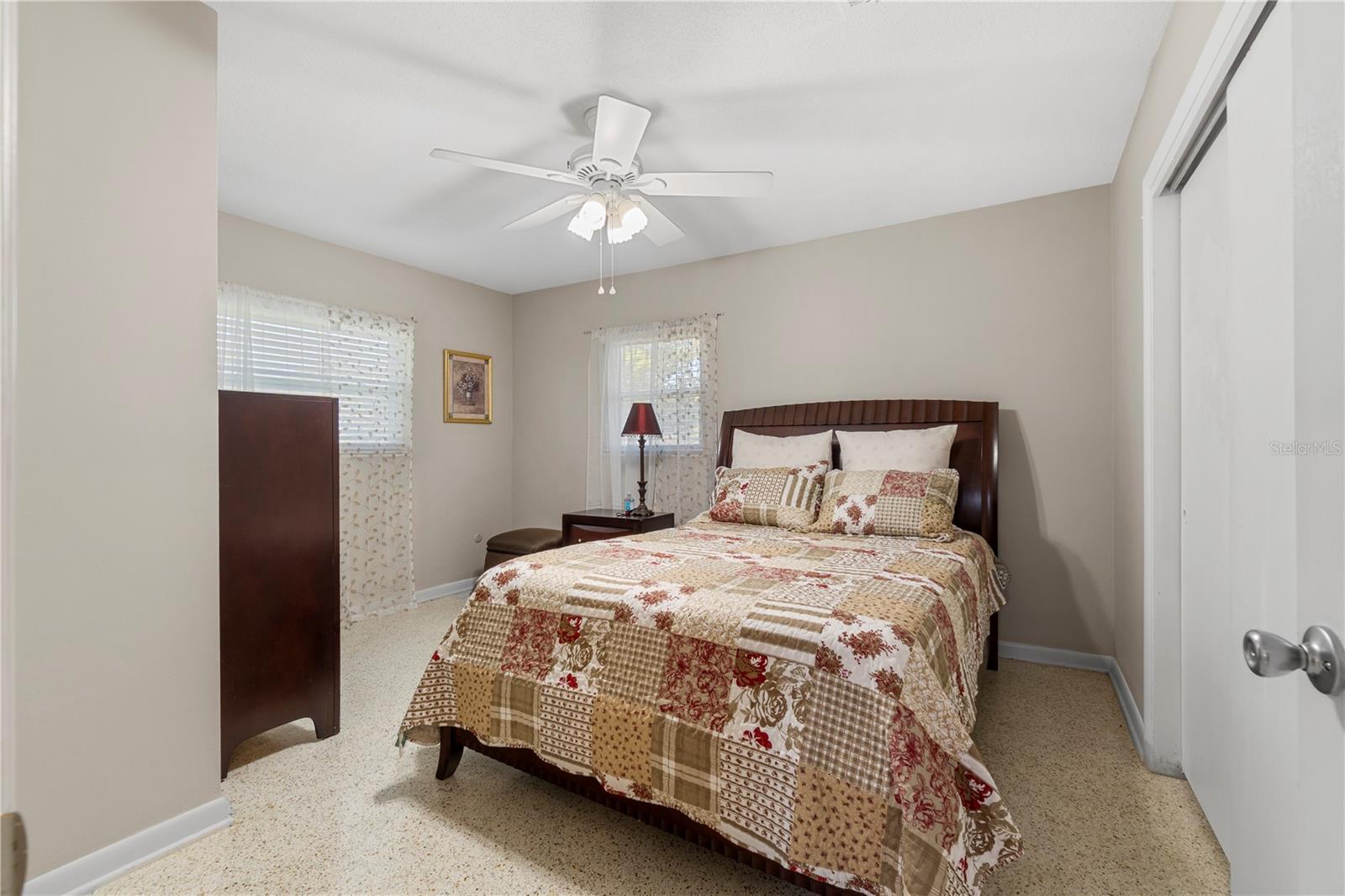 207 W WHEELER RD — photo 29